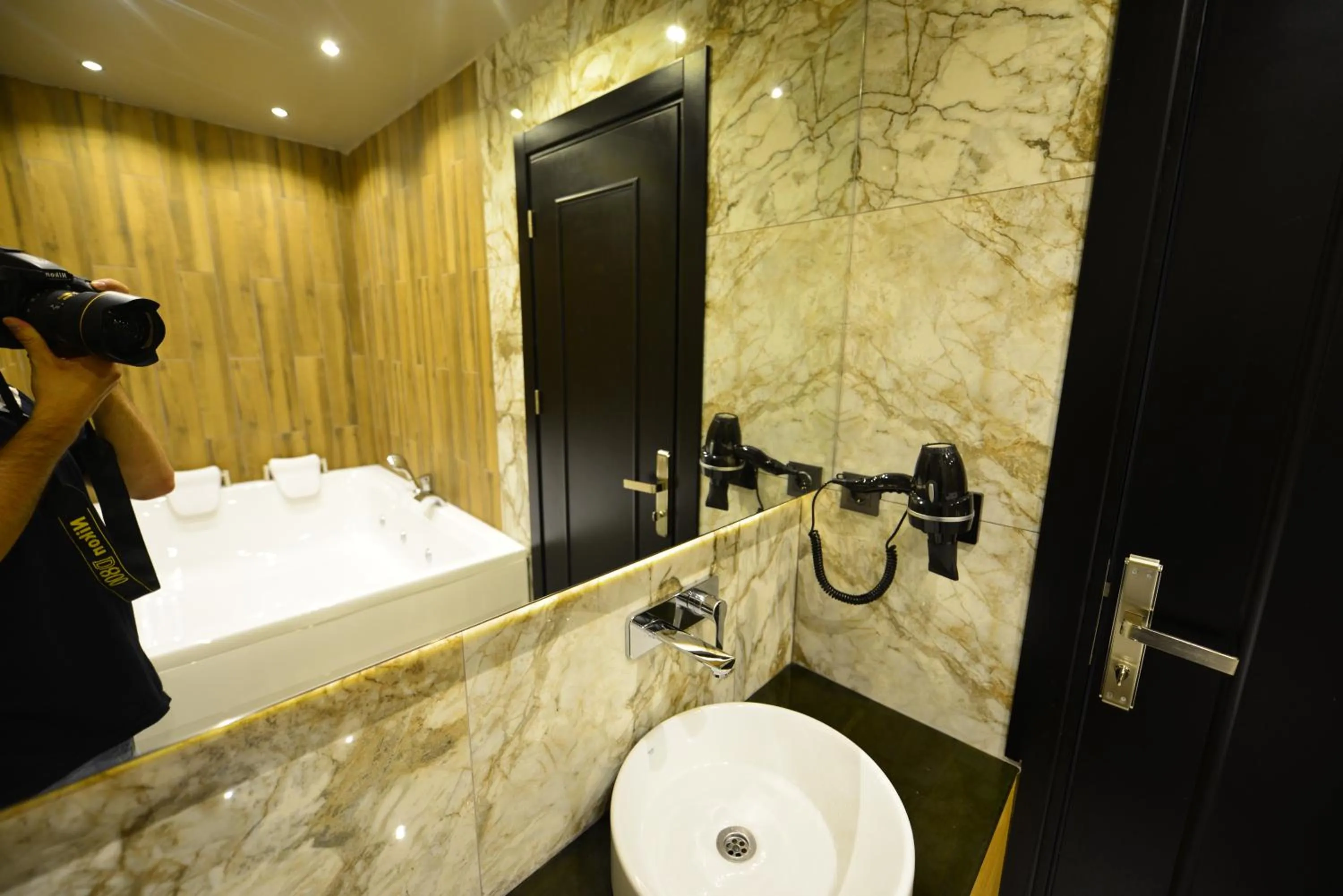 Shower in Inanlar Deluxe Hotel & Bungalow