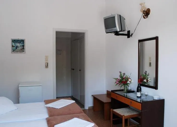 Photo of the whole room, Bed in Hotel 3 Adelfia