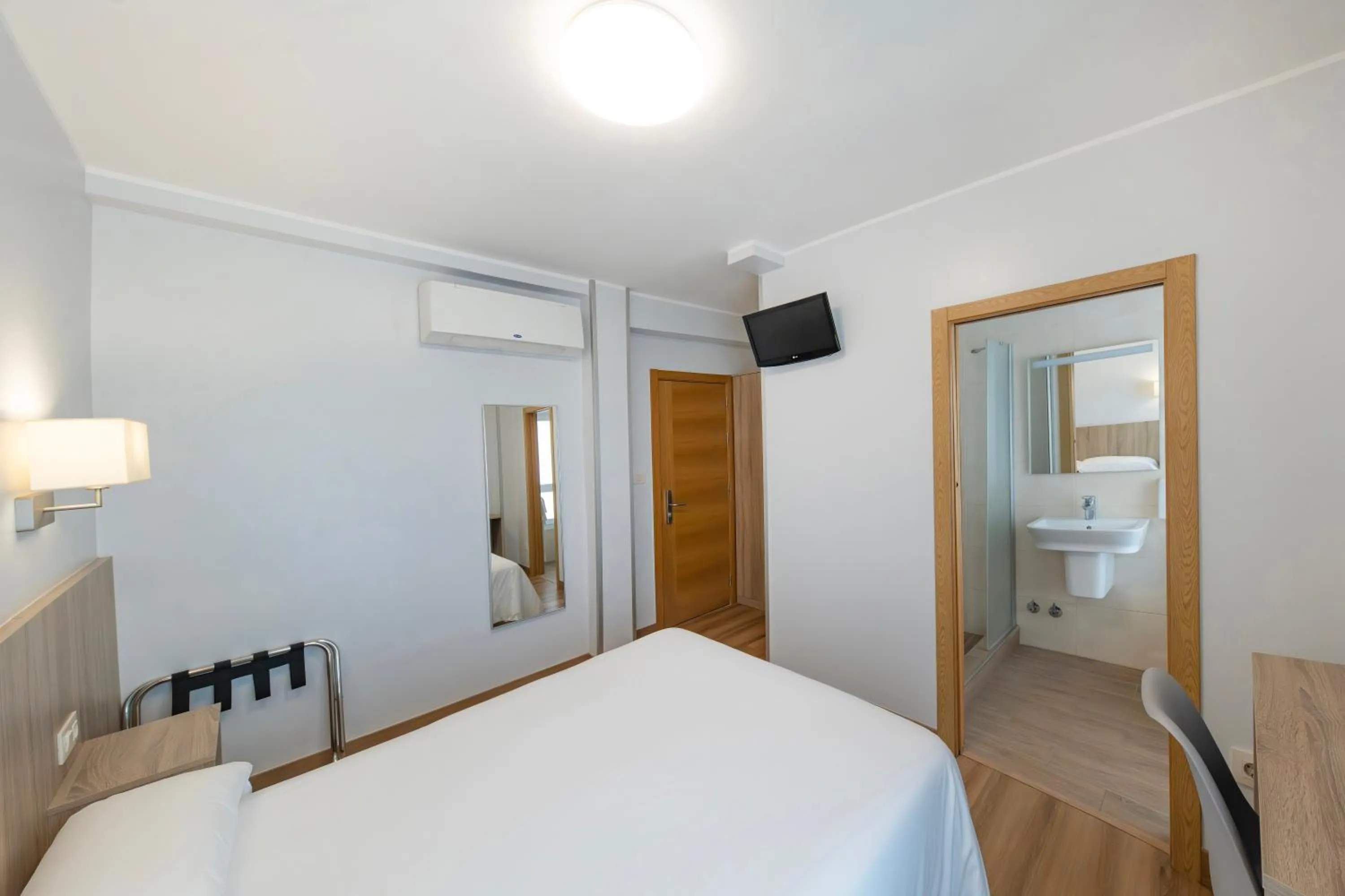 Photo of the whole room, Bed in Hotel Pantón