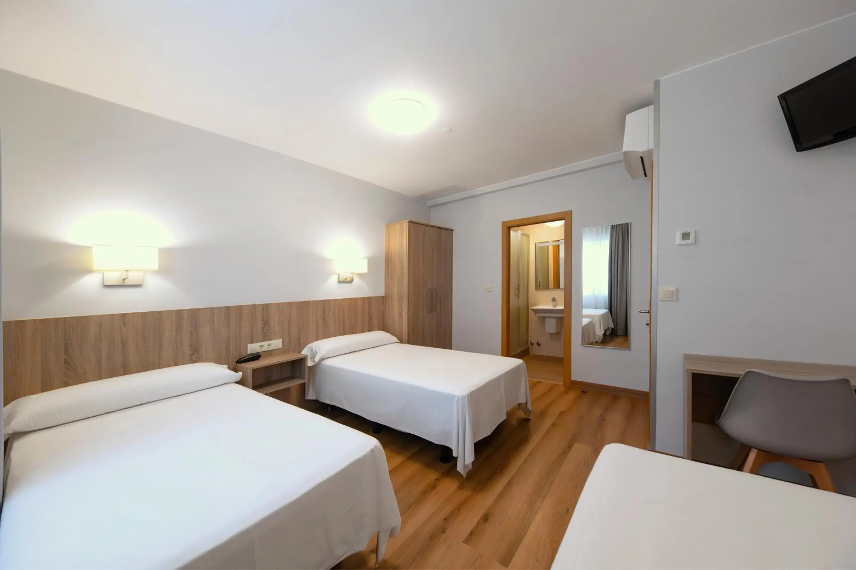 Photo of the whole room, Bed in Hotel Pantón Photo of the whole room, Bed in Hotel Pantón