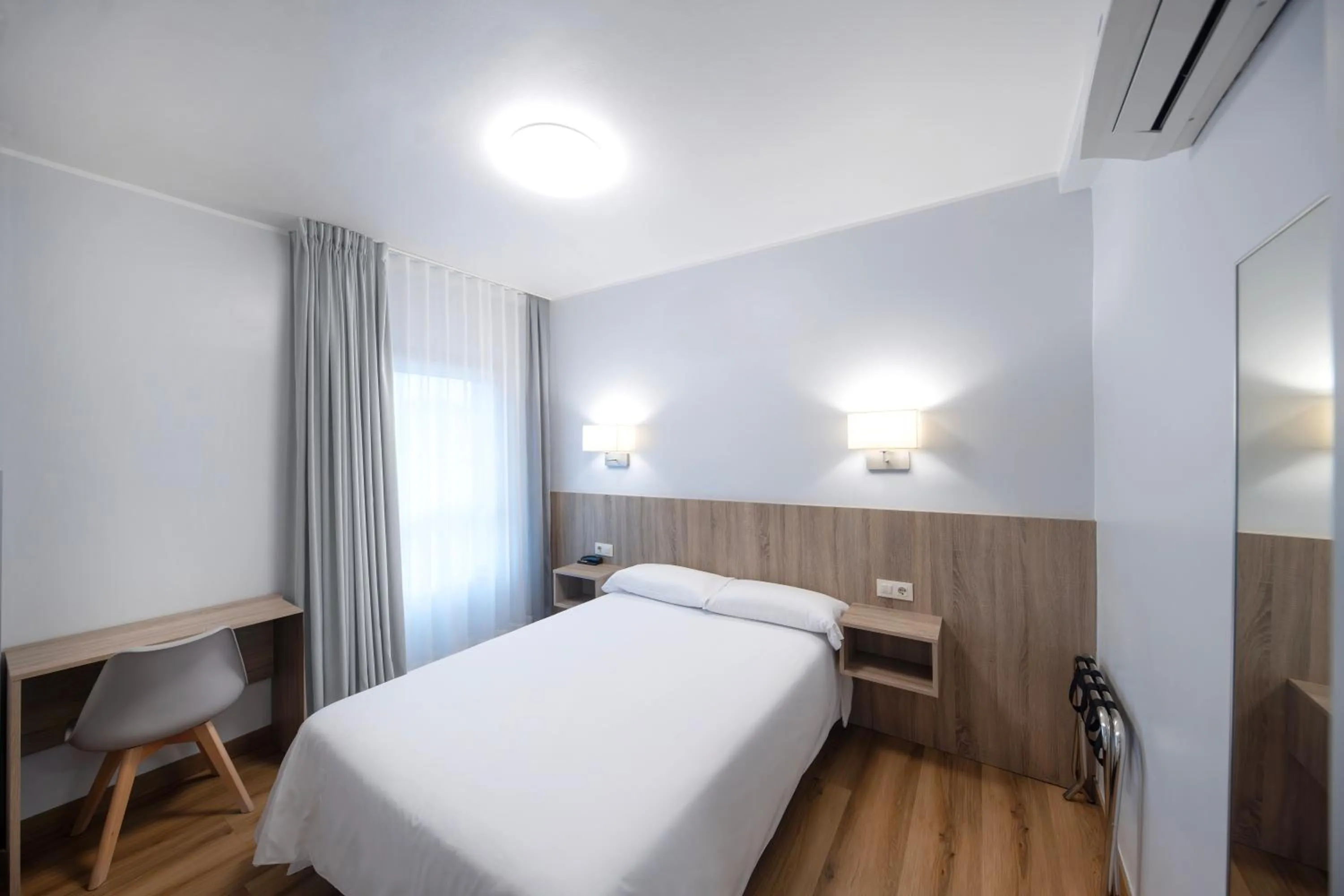 Photo of the whole room, Bed in Hotel Pantón