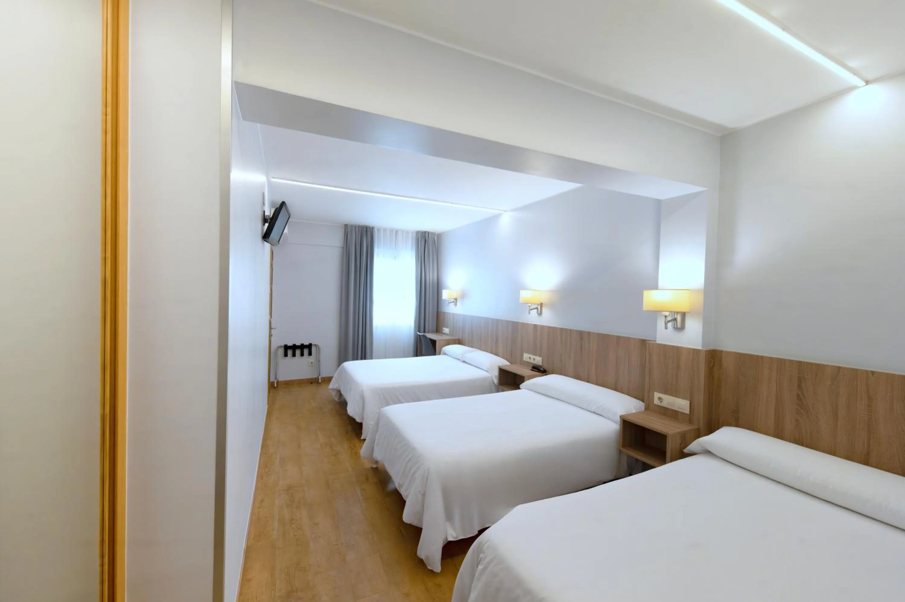 Photo of the whole room, Bed in Hotel Pantón