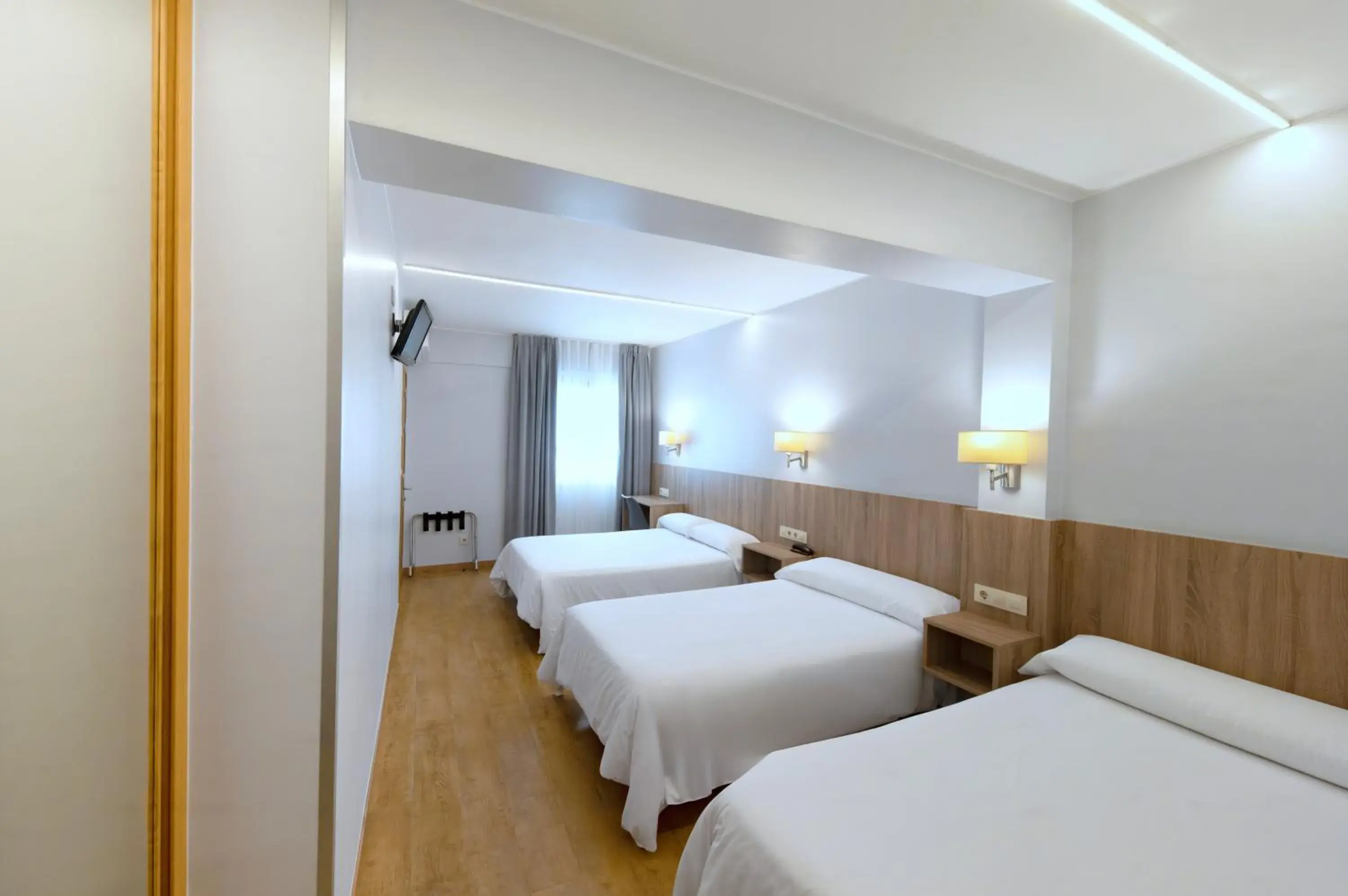 Photo of the whole room, Bed in Hotel Pantón Photo of the whole room, Bed in Hotel Pantón