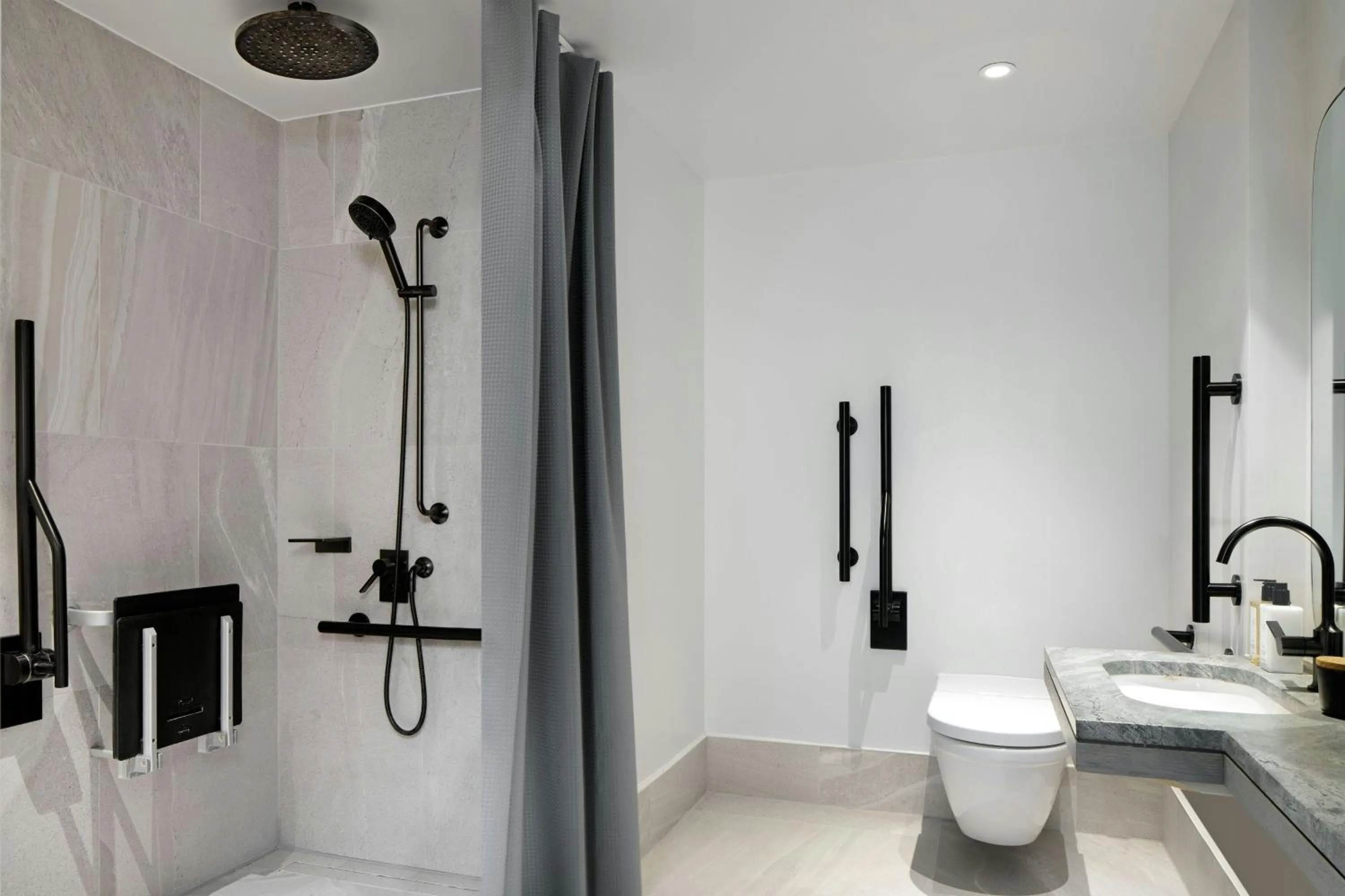 Bathroom in The Stratford, Autograph Collection