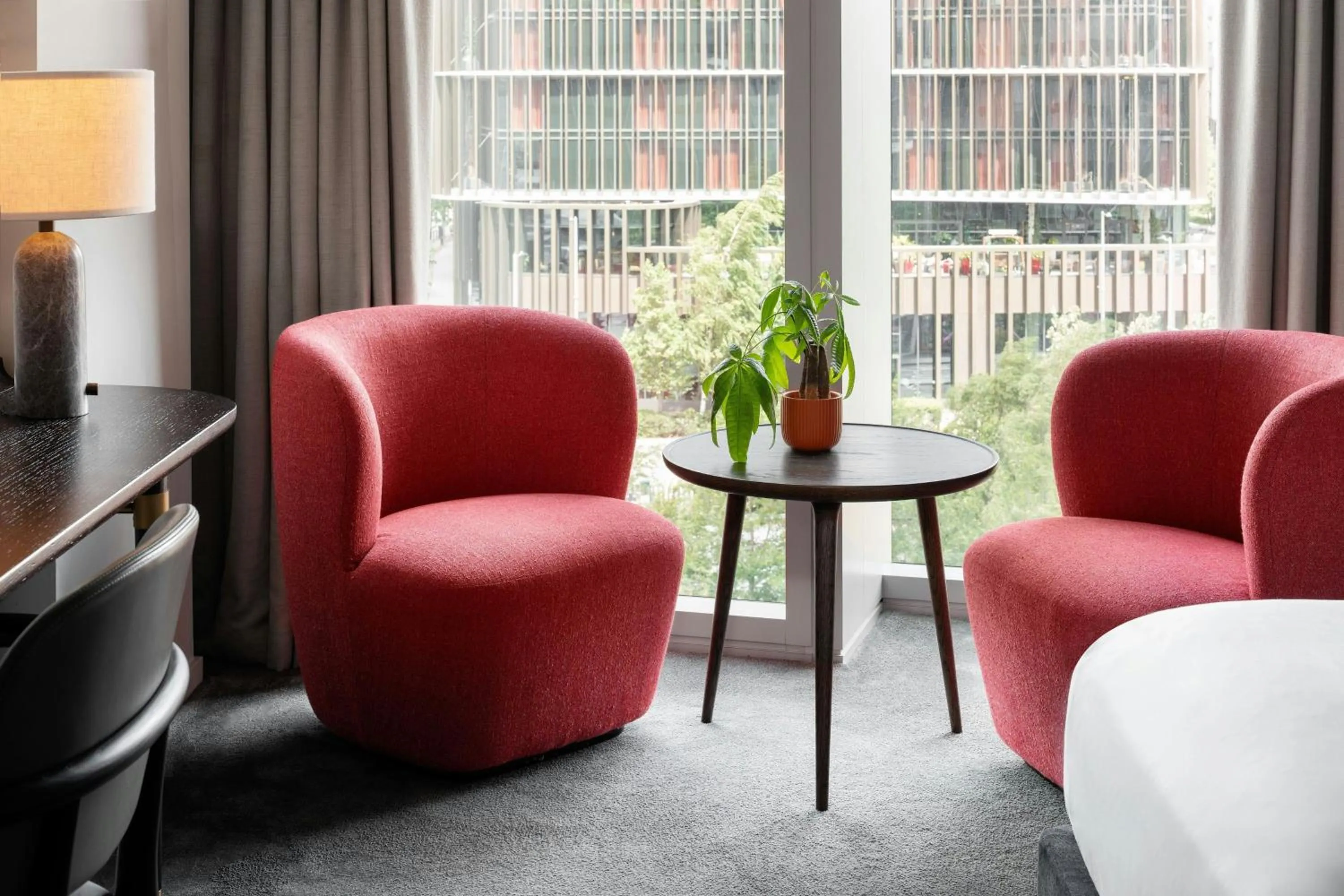 Photo of the whole room in The Stratford, Autograph Collection