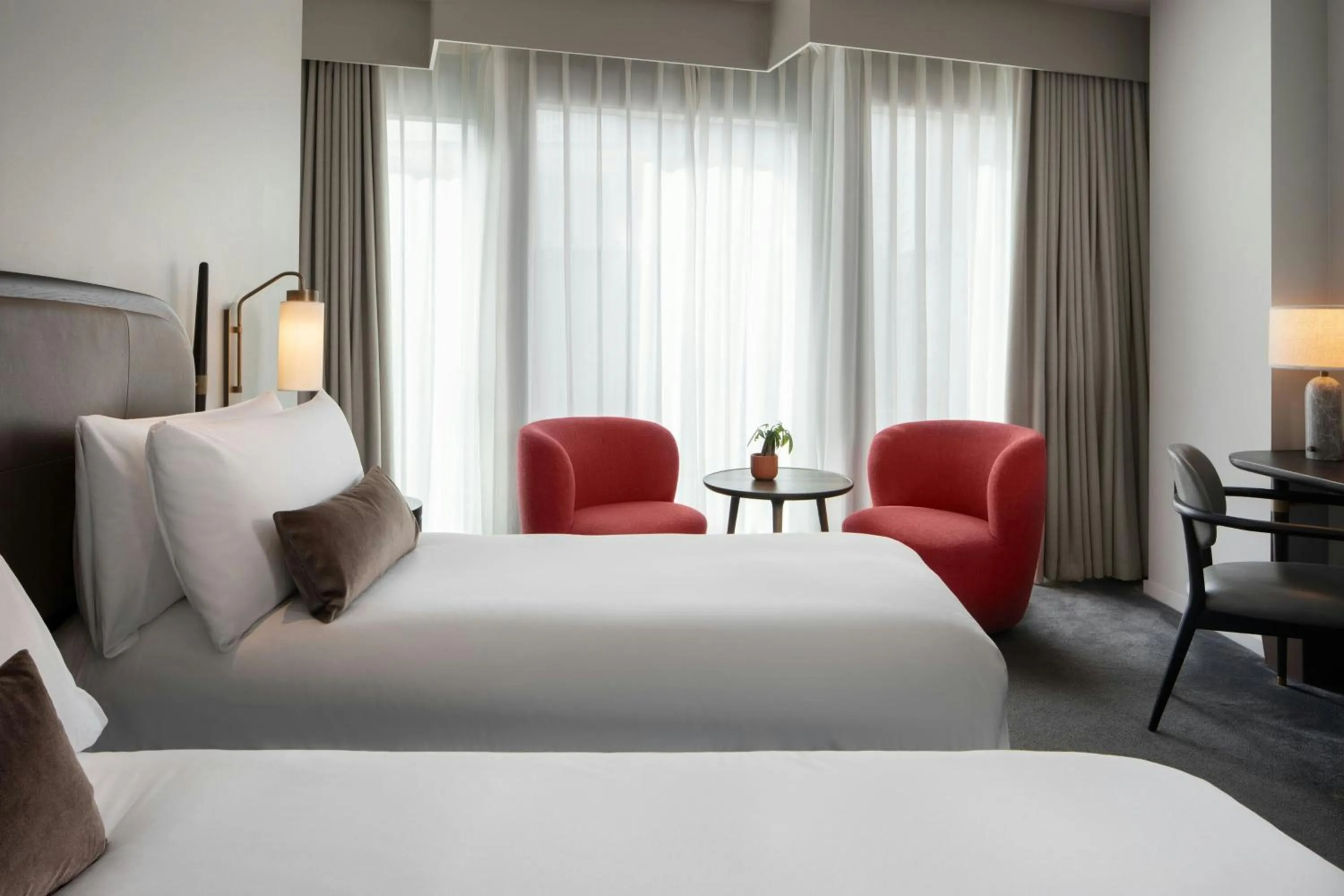 Photo of the whole room, Bed in The Stratford, Autograph Collection