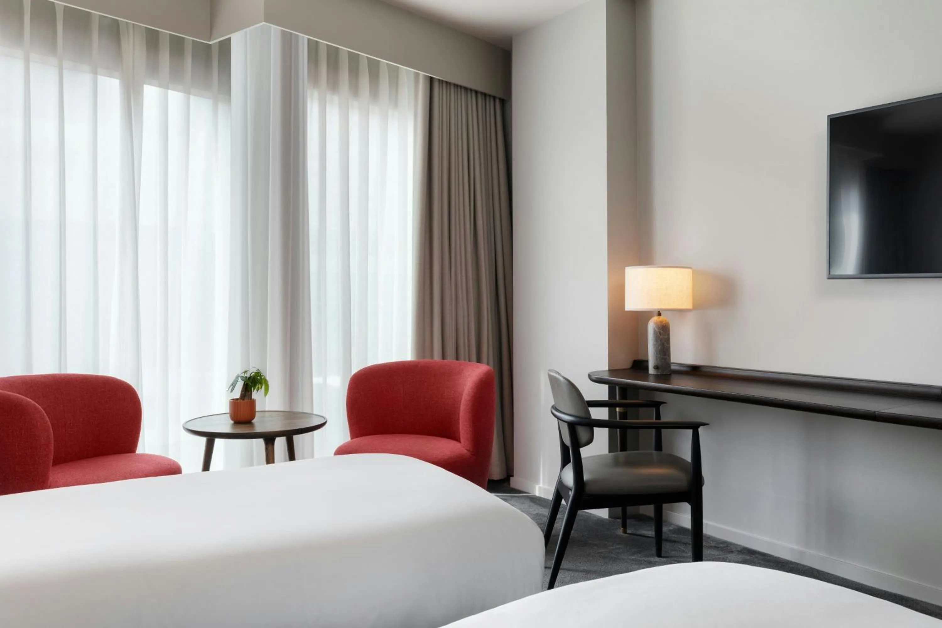 Photo of the whole room, Bed in The Stratford, Autograph Collection