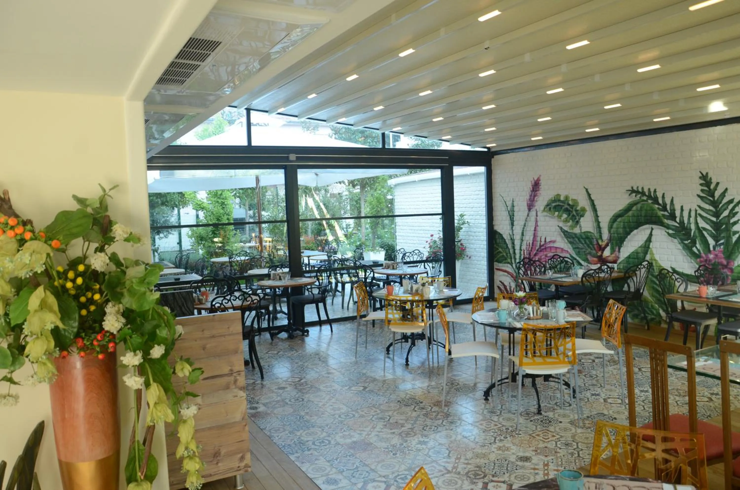 Restaurant/places to eat in Tuzla Garden Hotel & Spa