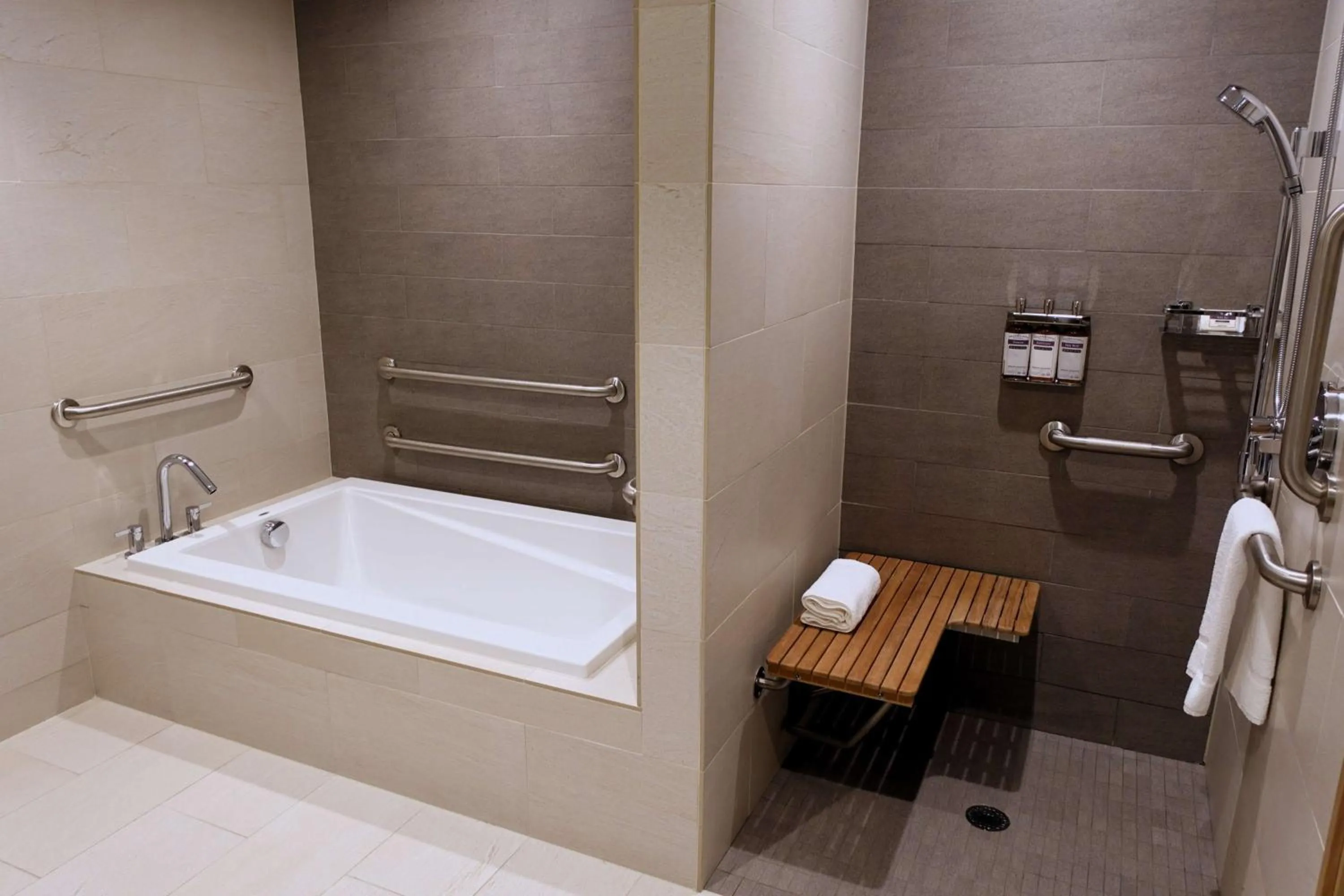 Bathroom in Hyatt Regency Seattle