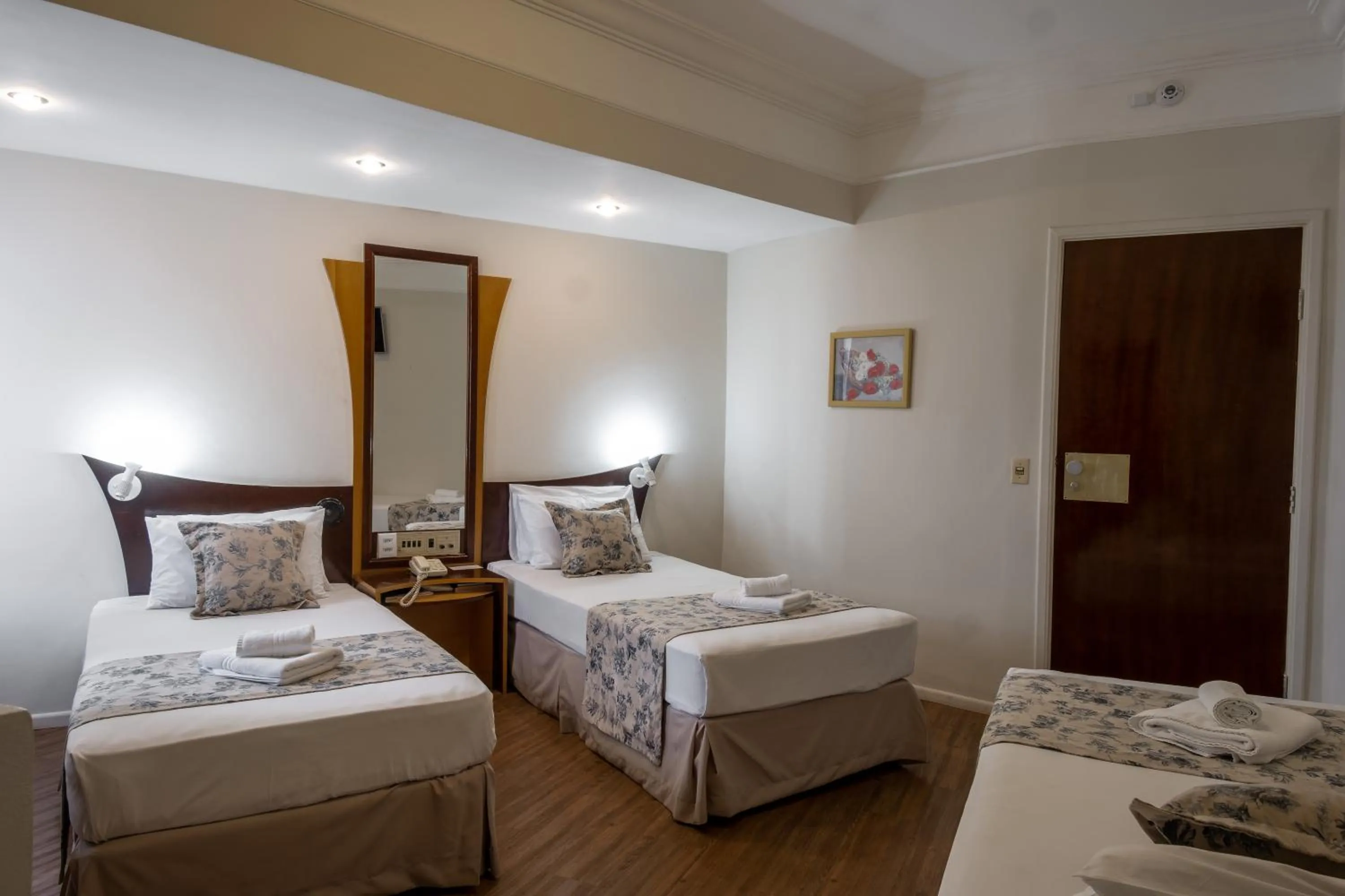 Bedroom, Bed in Tower Franca Hotel