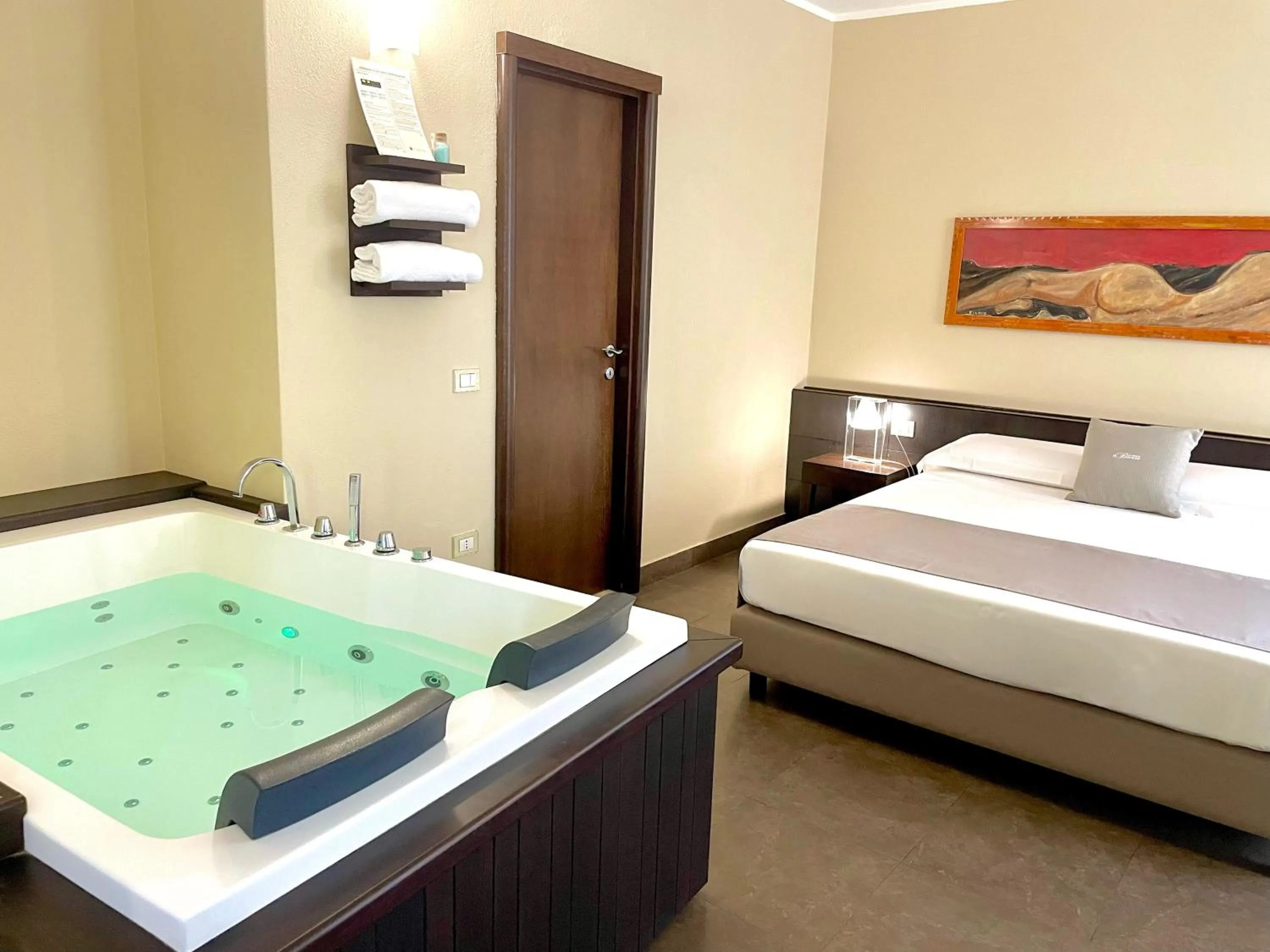 Hot Tub, Bed in Residenza il Barone