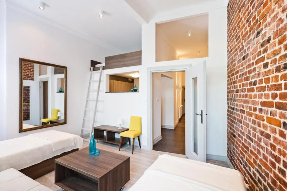 Photo of the whole room, Bed in MoHo S