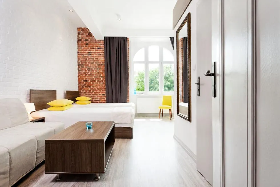 Photo of the whole room, Bed in MoHo S