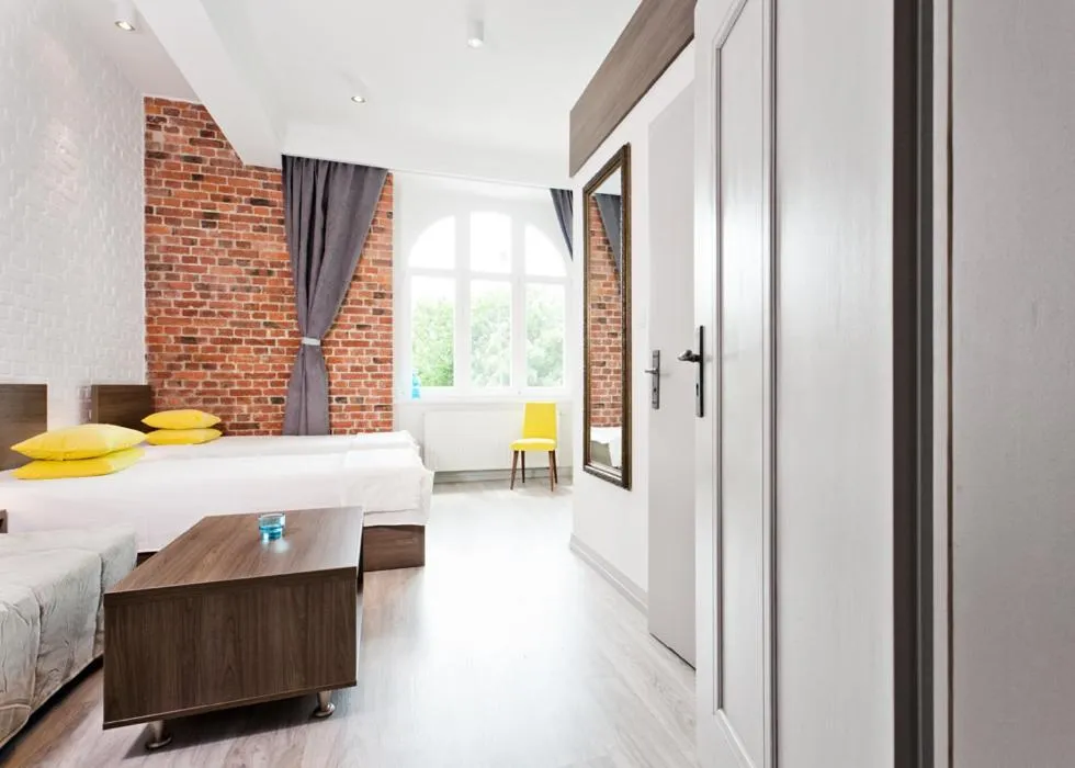 Photo of the whole room, Bed in MoHo S