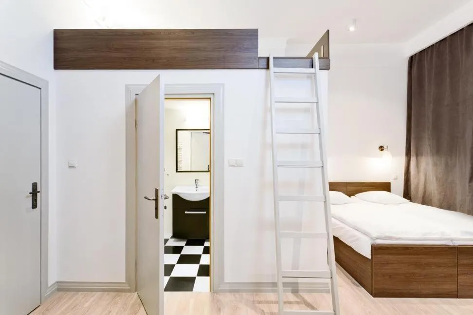 Photo of the whole room, Bed in MoHo S