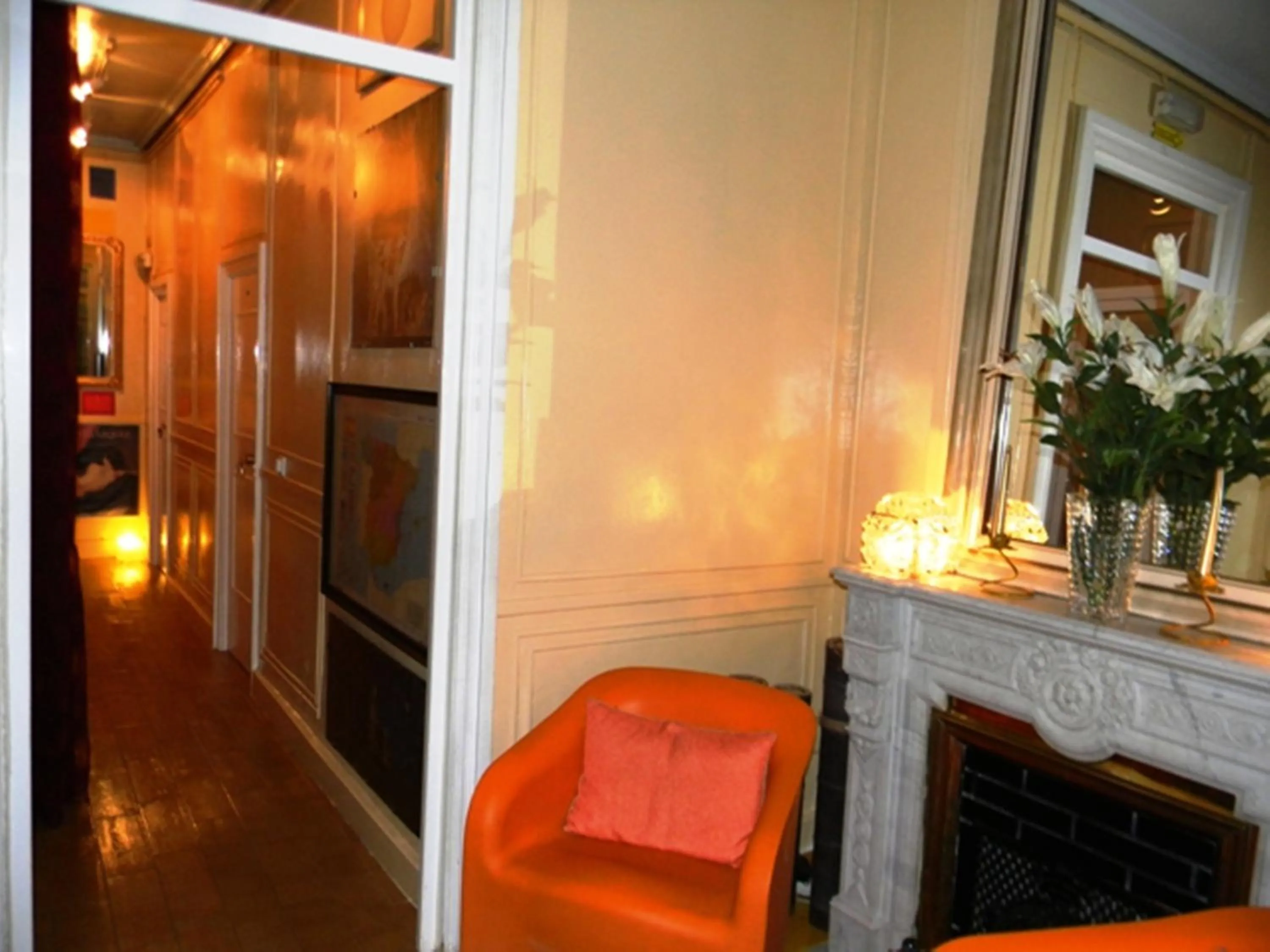 Lobby or reception in Hostal La Fontana