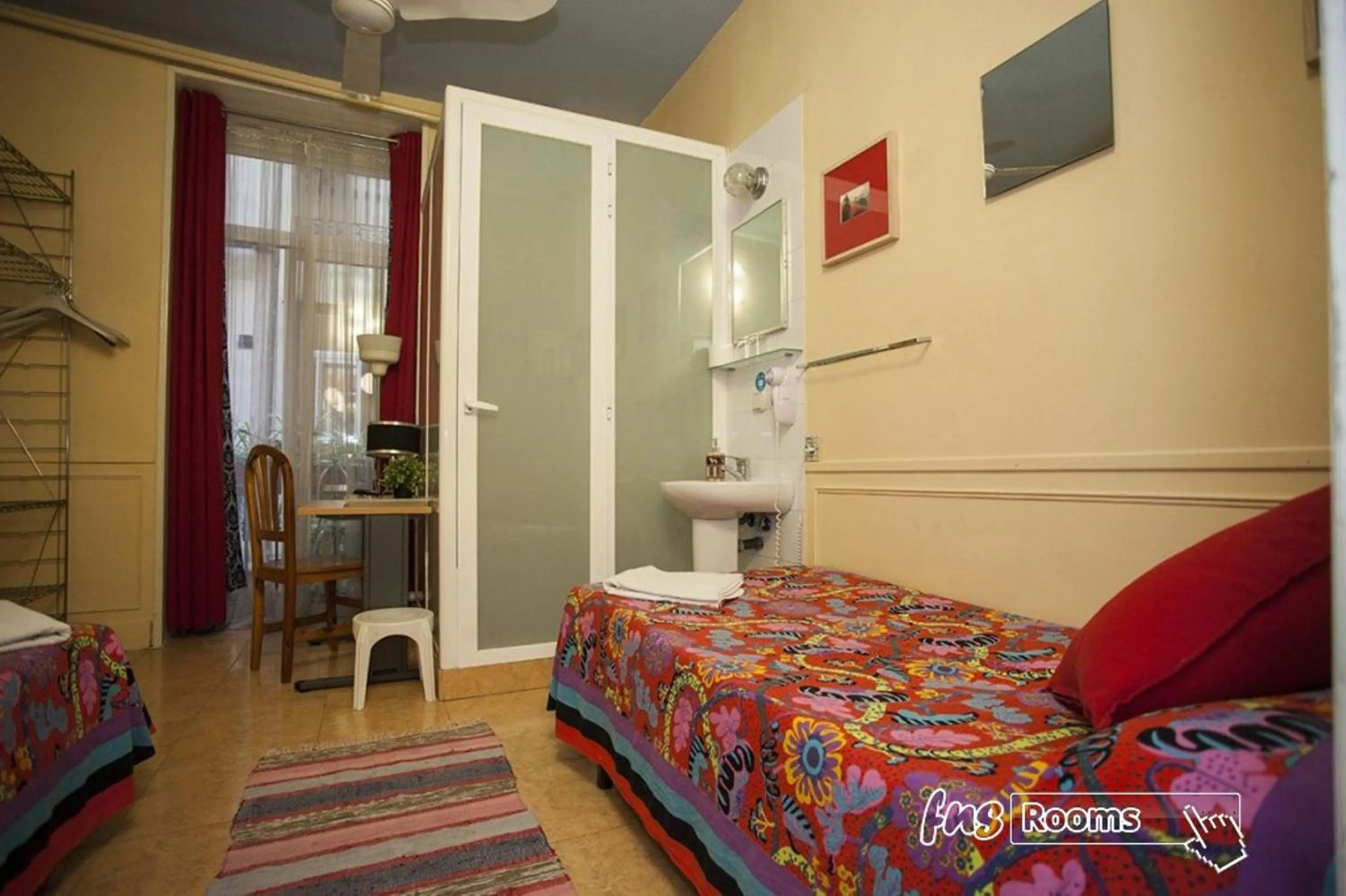 TV and multimedia, Bed in Hostal La Fontana