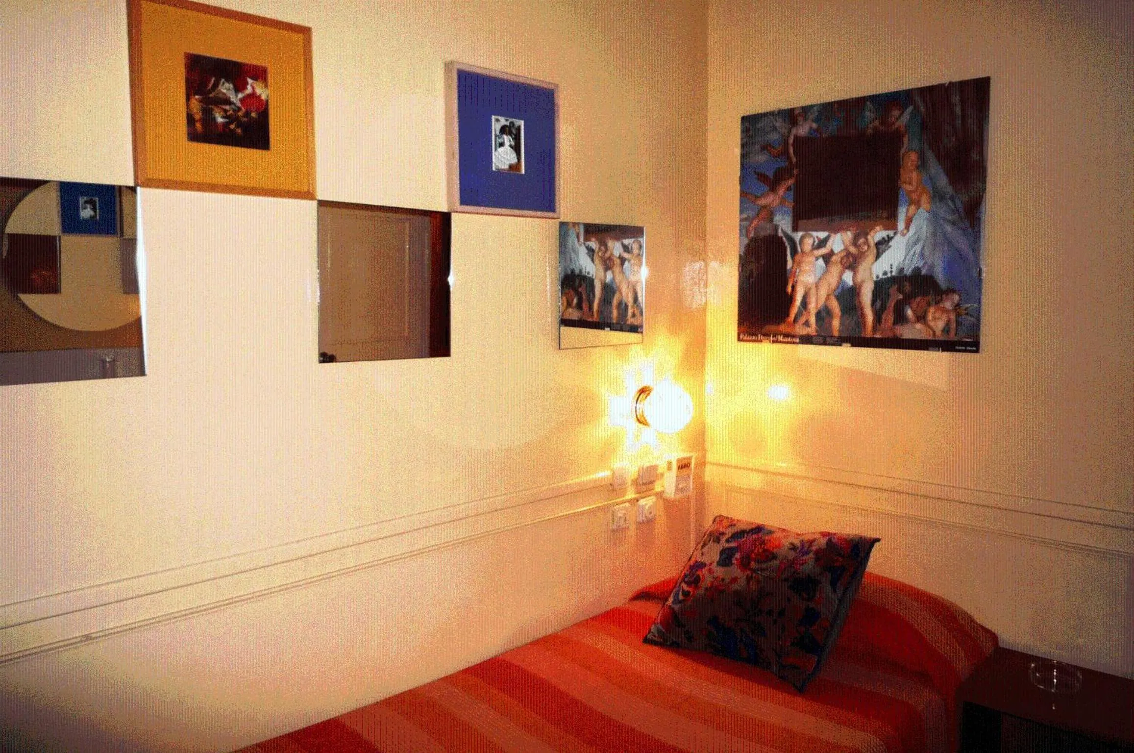 Bed in Hostal La Fontana