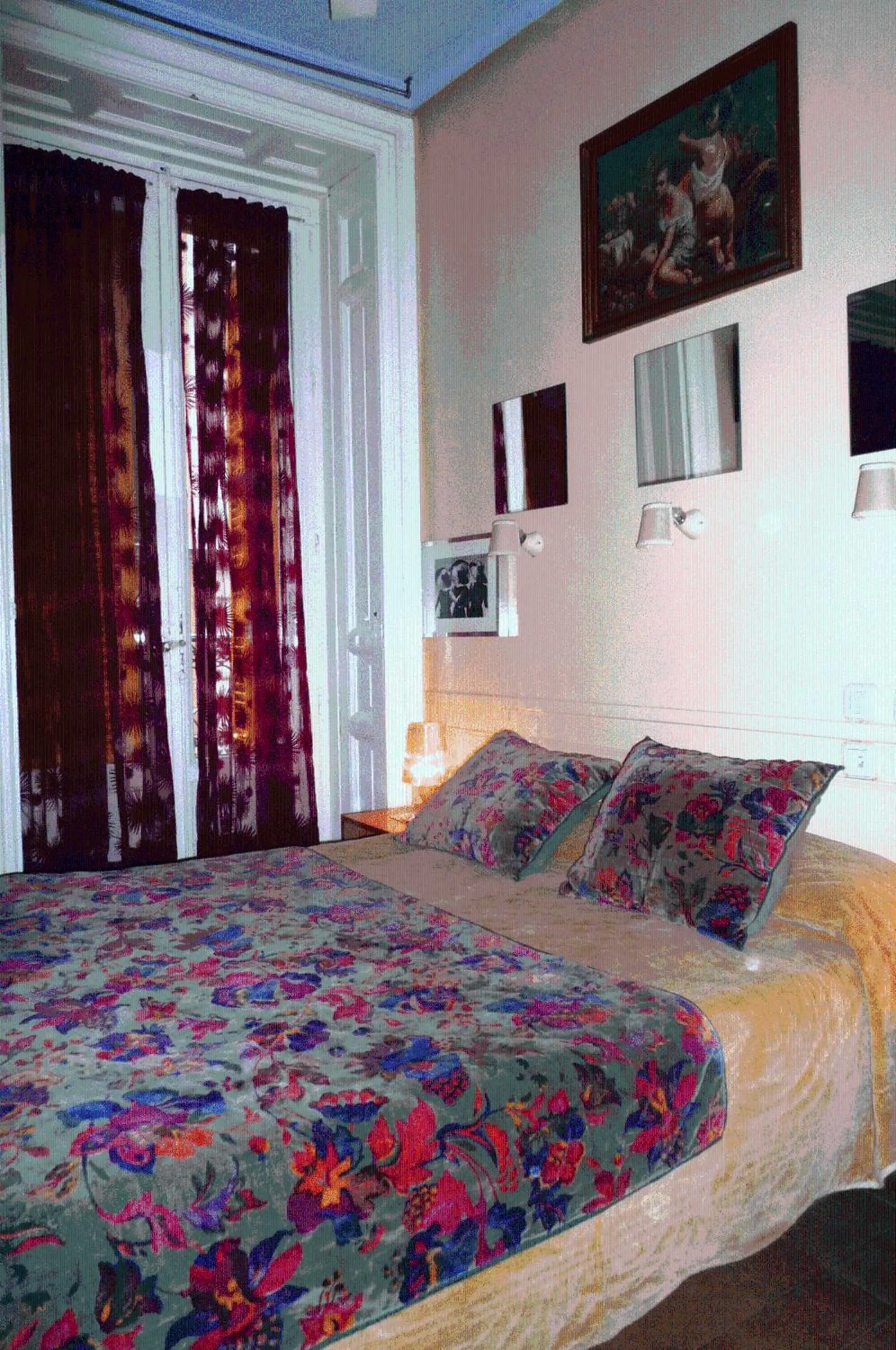 Bed in Hostal La Fontana