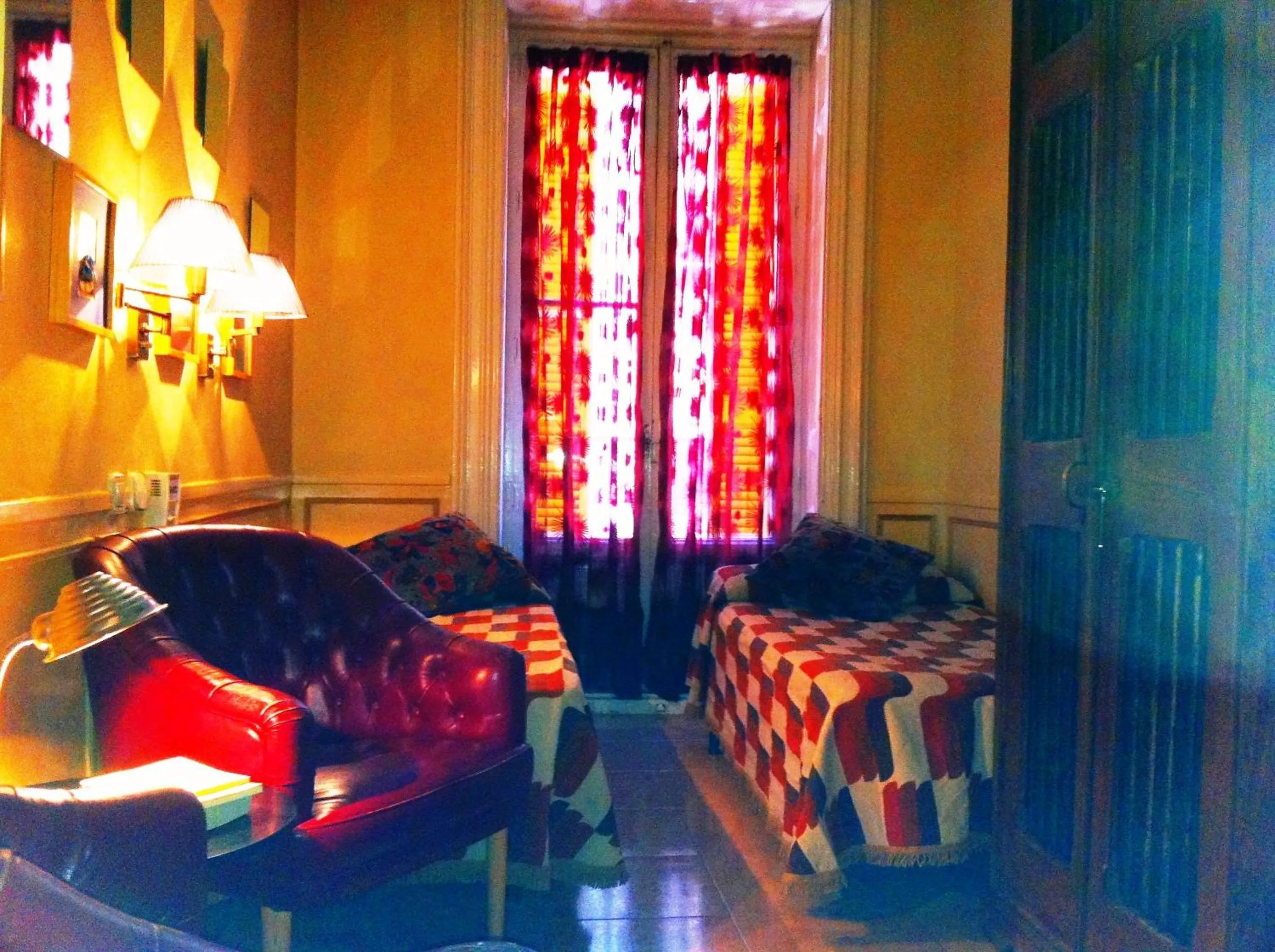 Photo of the whole room in Hostal La Fontana