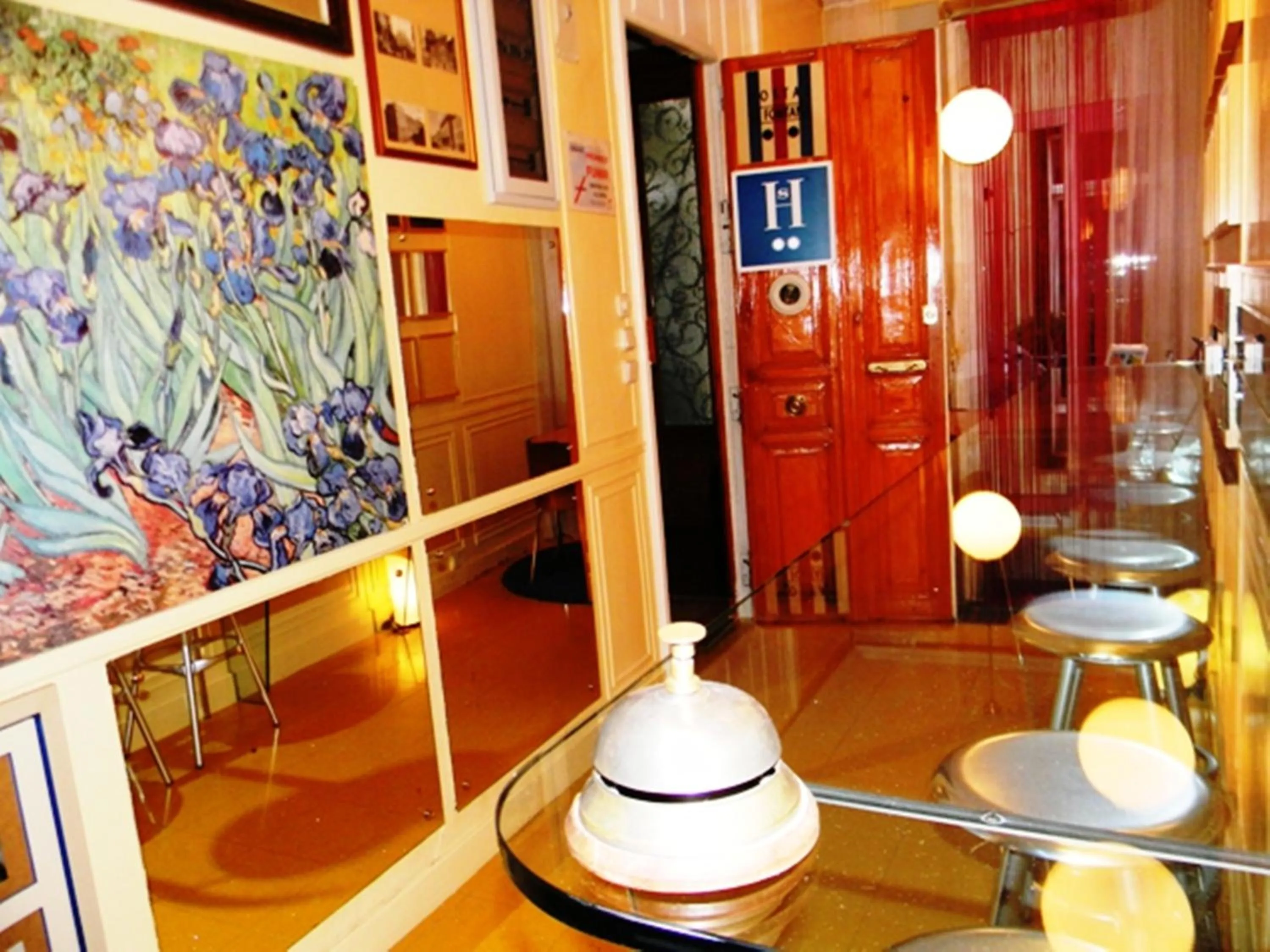 Lobby or reception in Hostal La Fontana