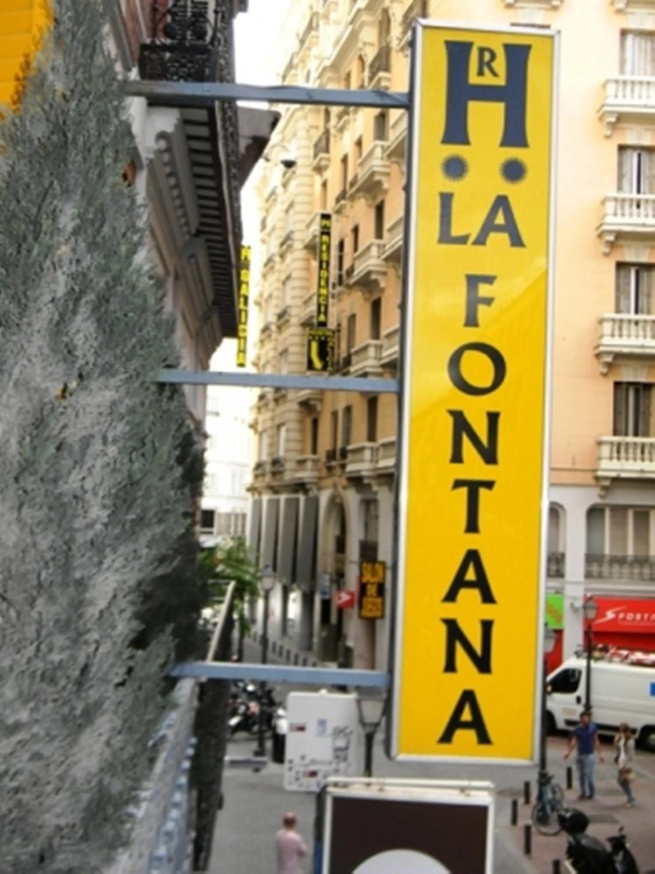 Facade/entrance in Hostal La Fontana