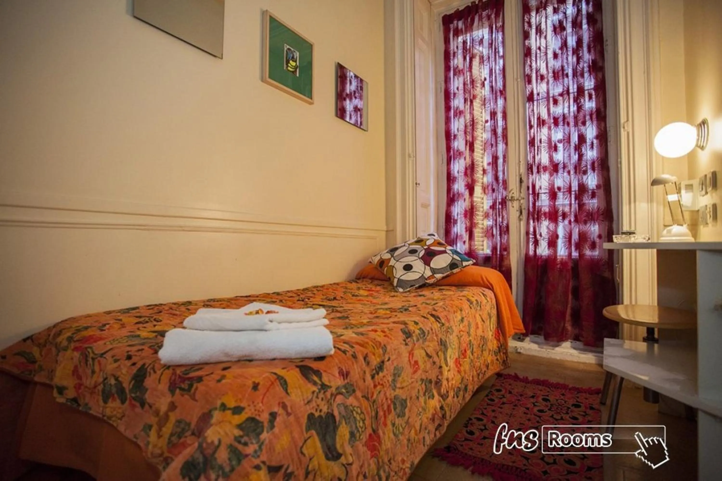 Photo of the whole room, Bed in Hostal La Fontana