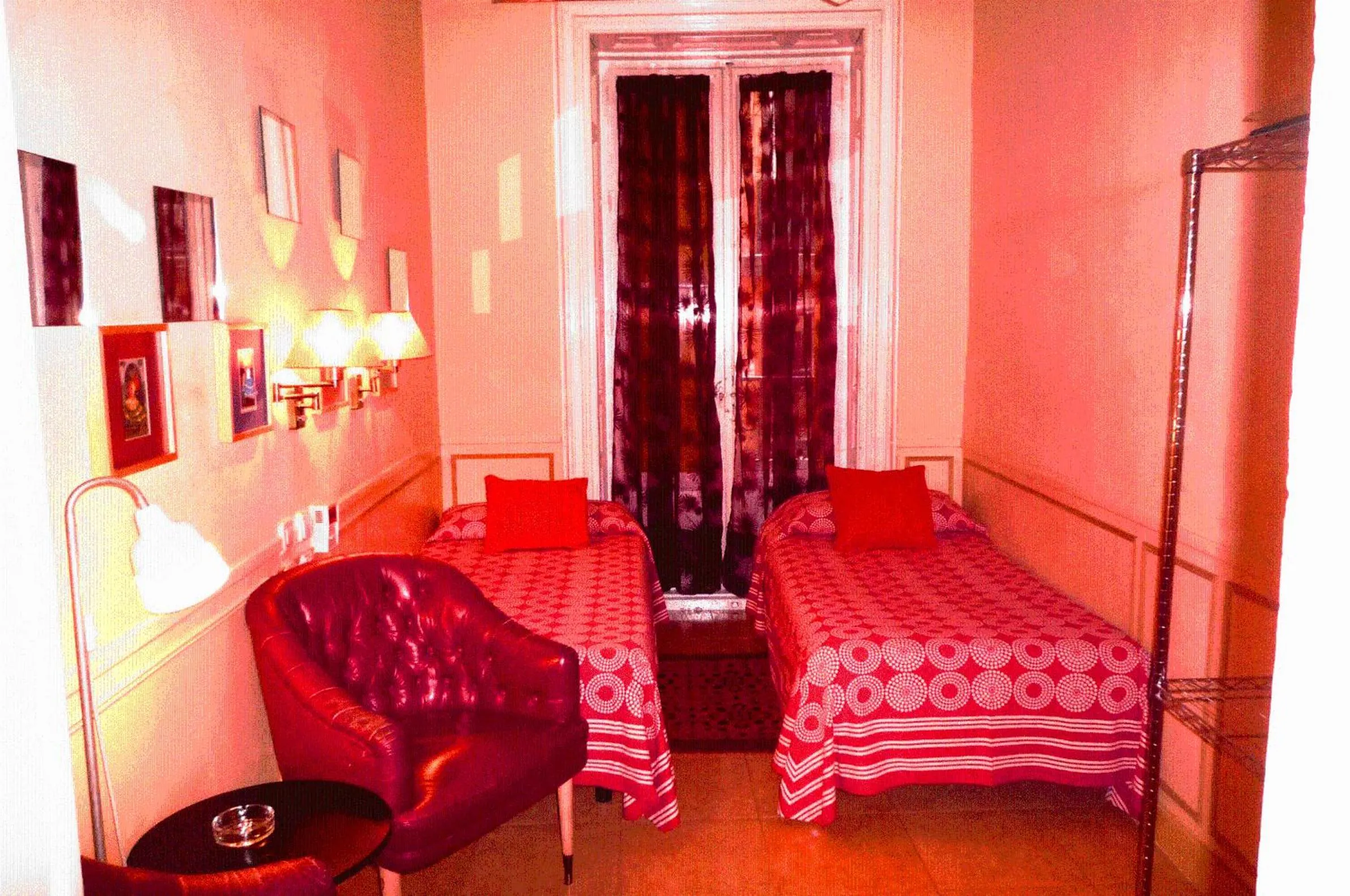 Photo of the whole room, Bed in Hostal La Fontana