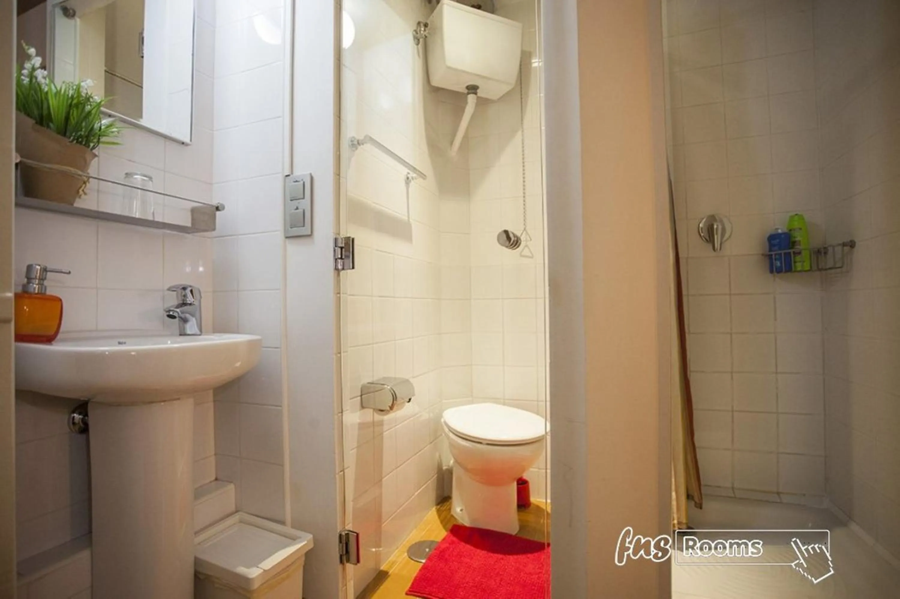 Bathroom in Hostal La Fontana