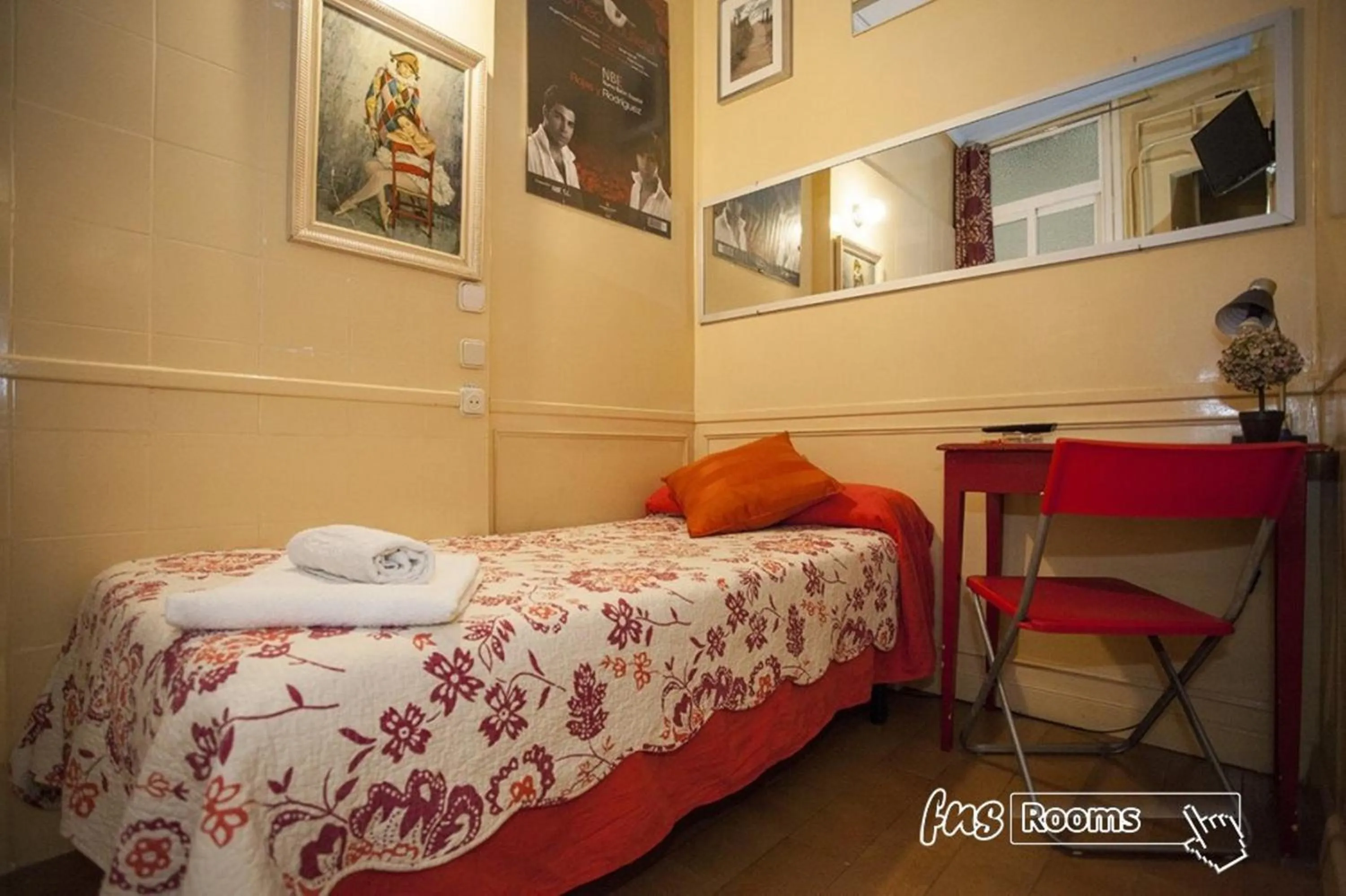 Bed in Hostal La Fontana