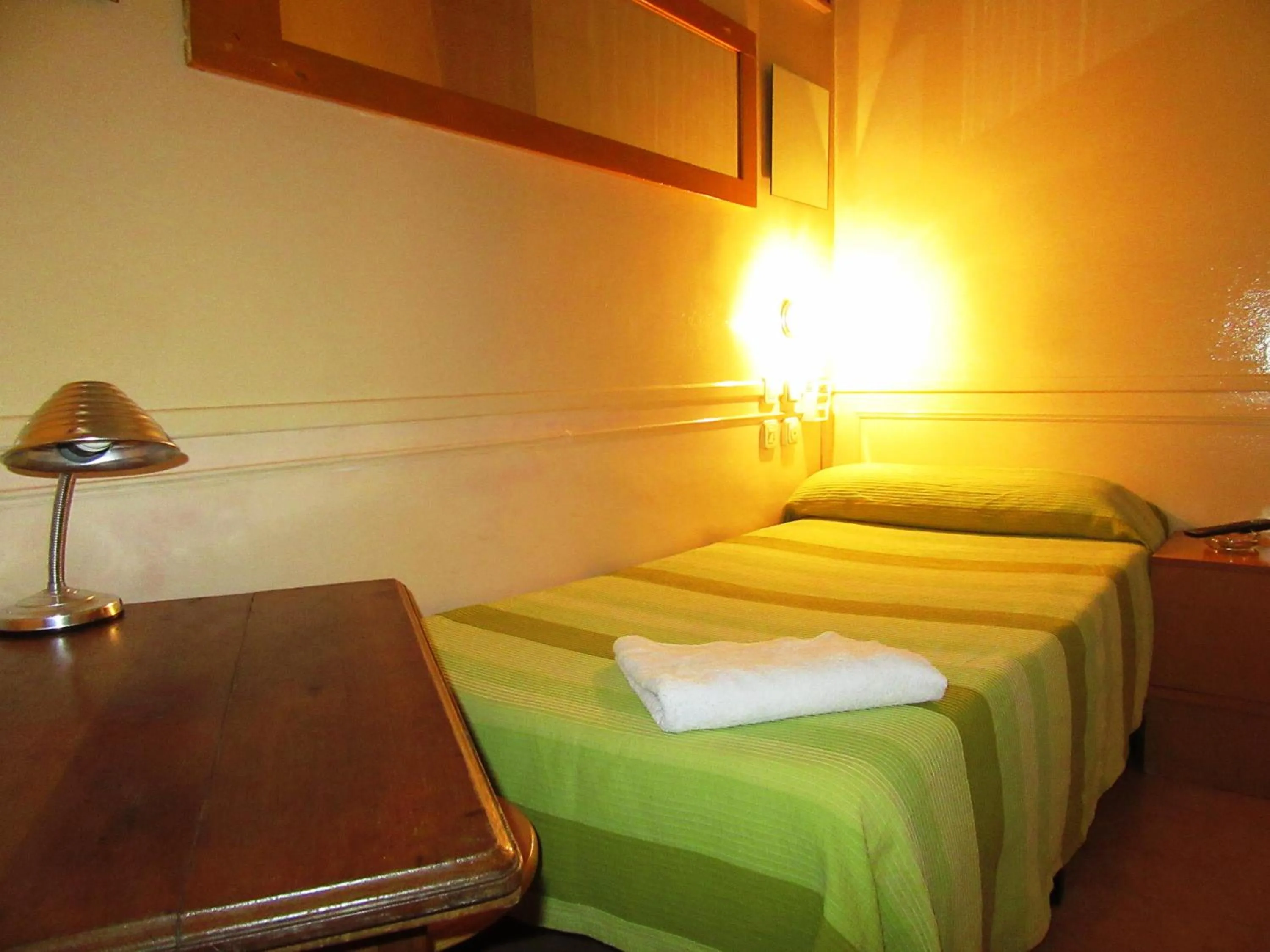 Decorative detail, Bed in Hostal La Fontana