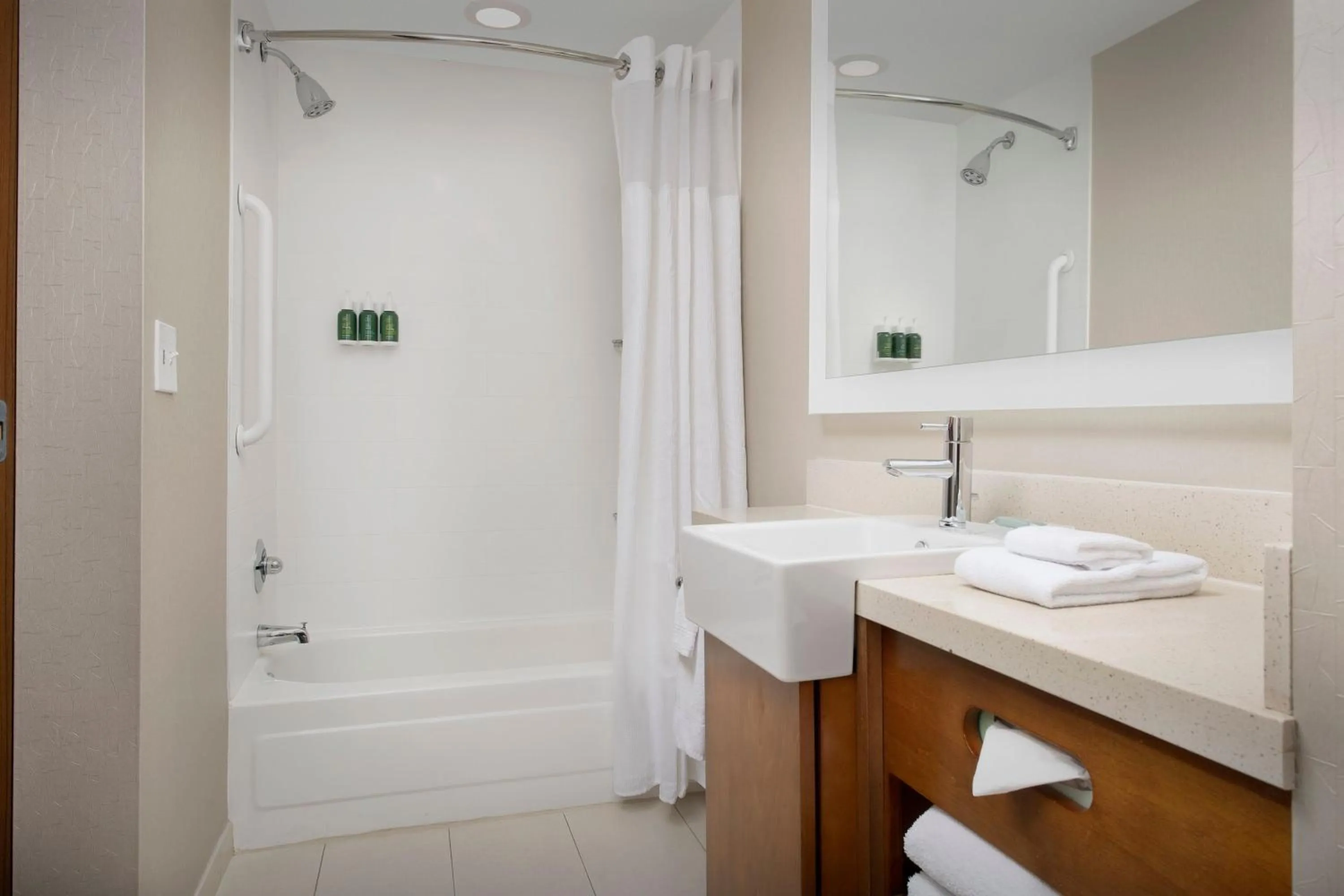 Bathroom in SpringHill Suites by Marriott Huntsville West/Research Park