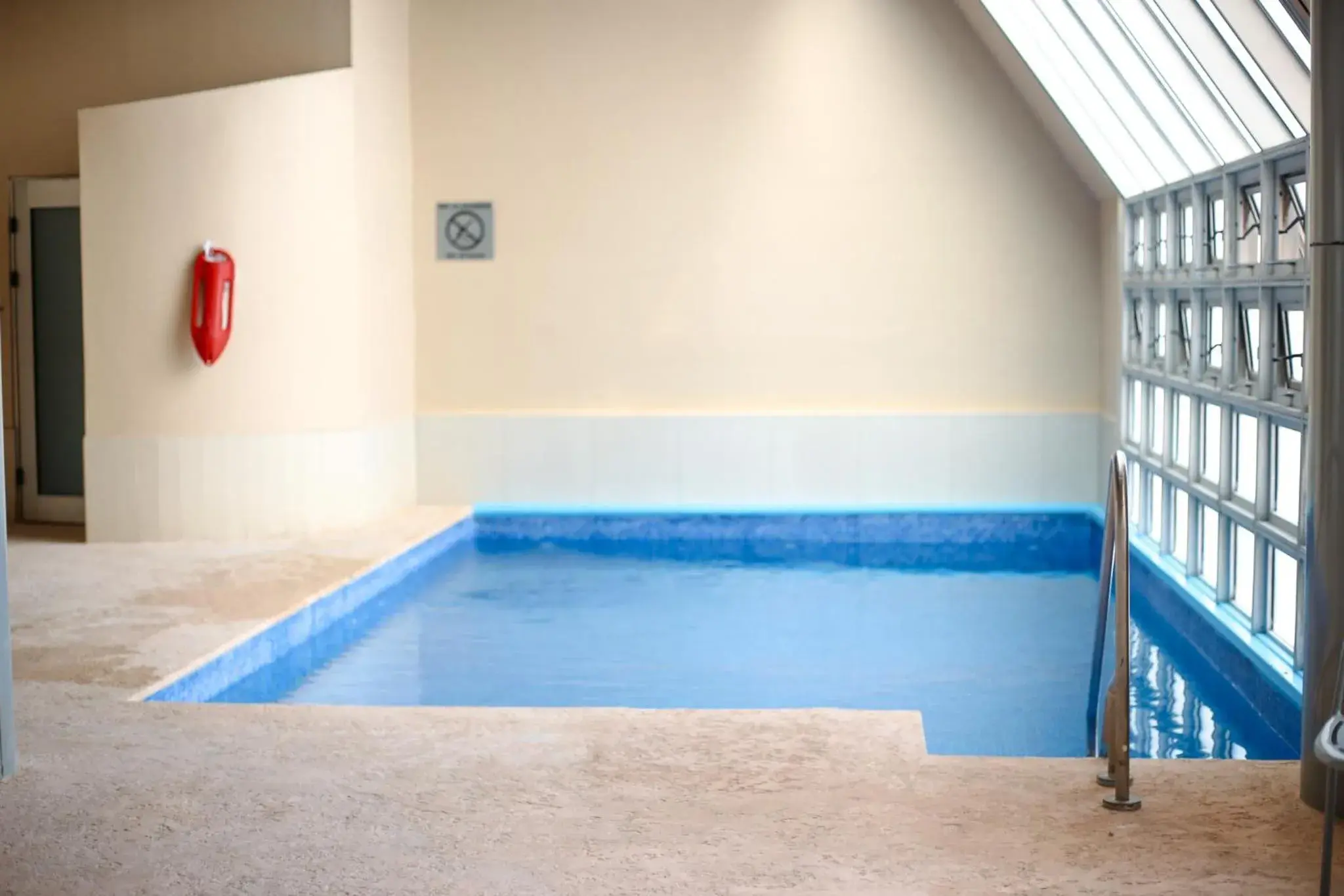 Swimming pool in Hotel Monterrey Macroplaza Swimming pool in Hotel Monterrey Macroplaza