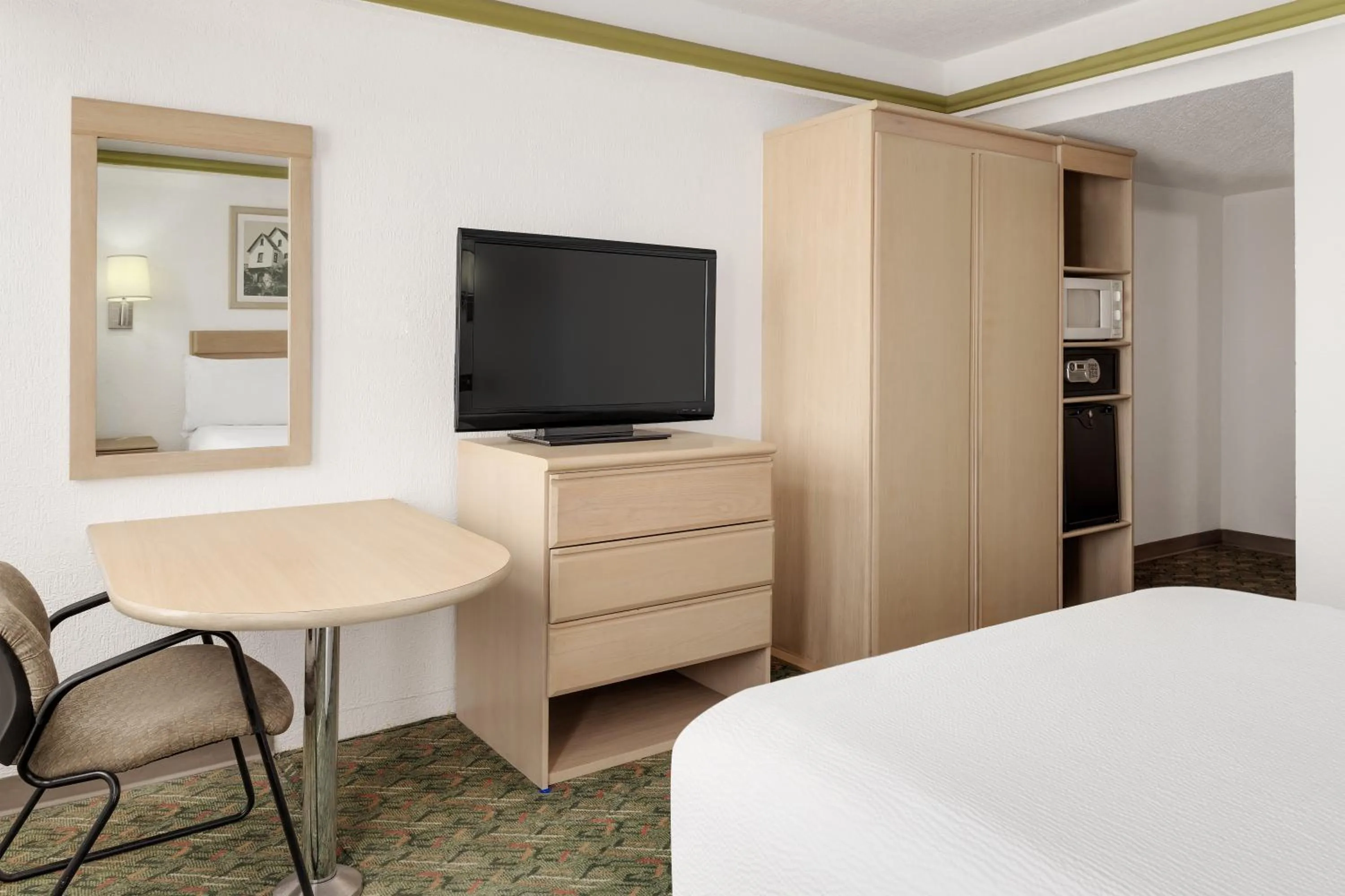 Photo of the whole room, Bed in Hotel Monterrey Macroplaza