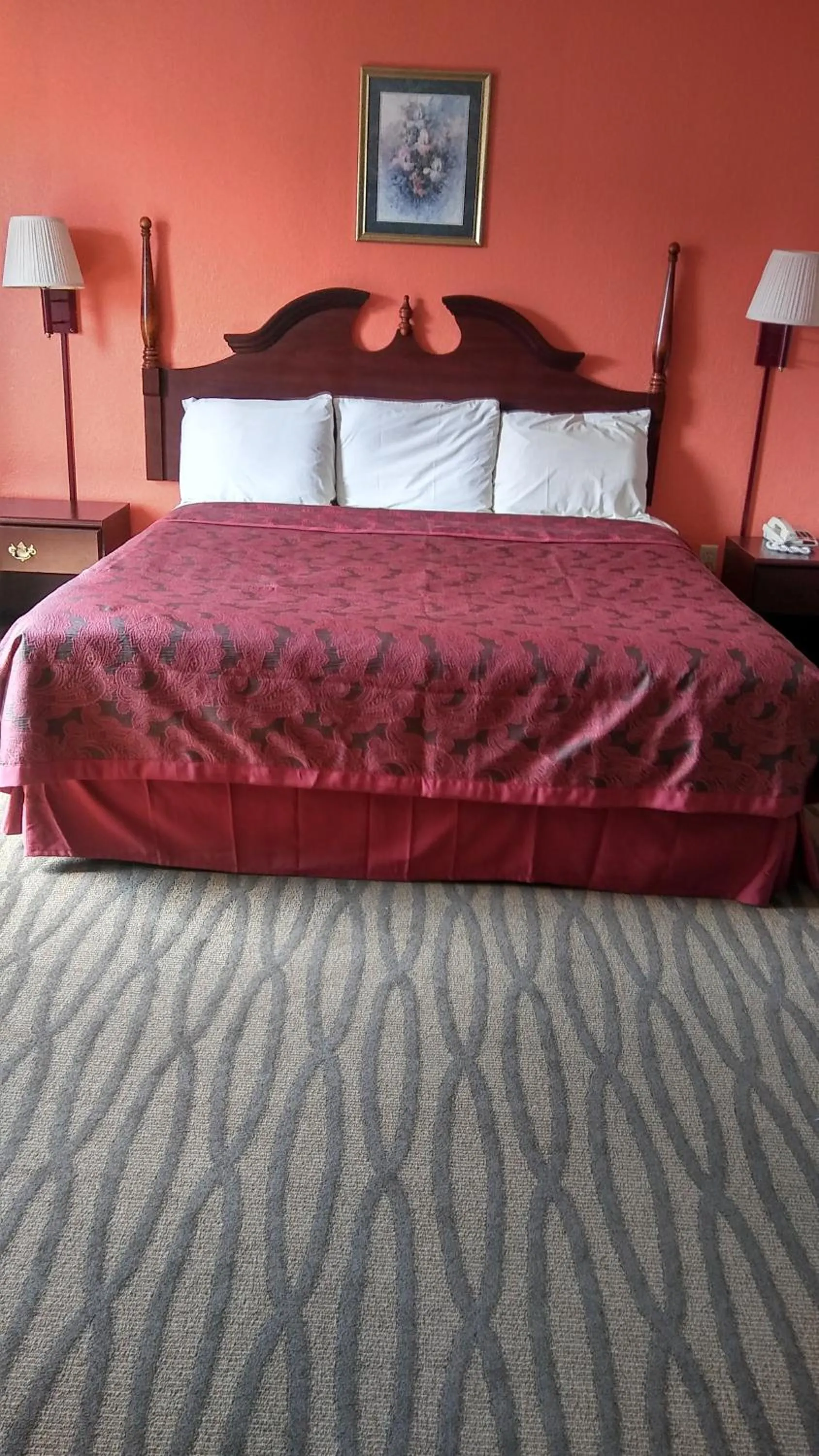 Bed in President Inn & Suites
