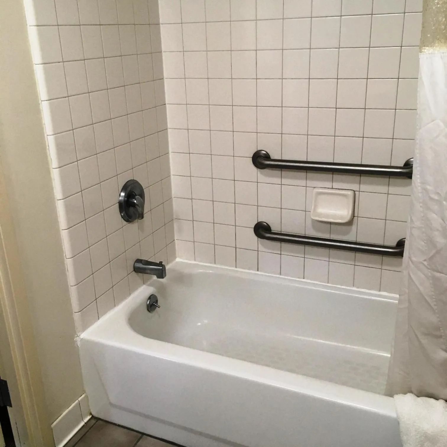 Bathroom in President Inn & Suites