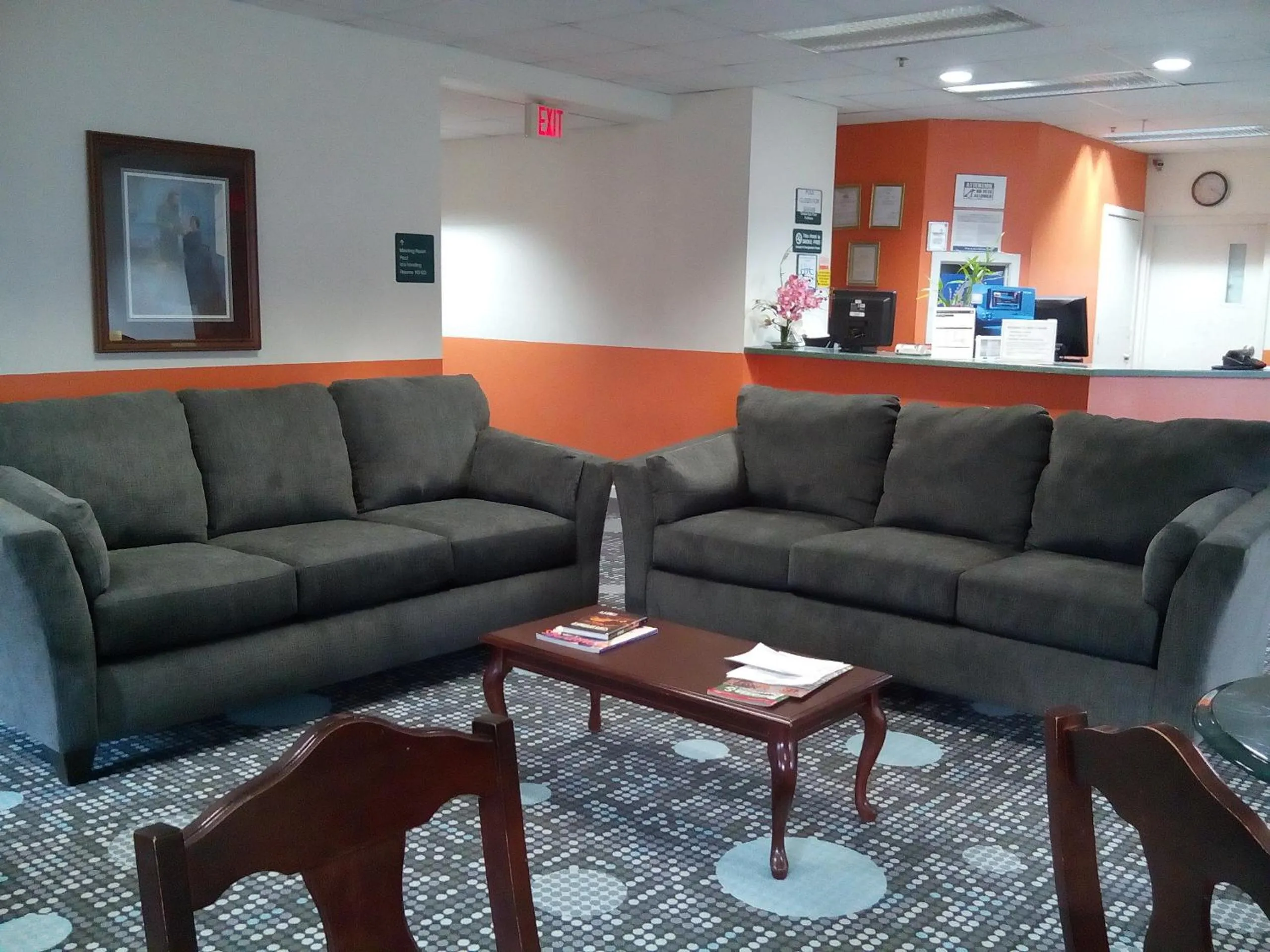 Seating Area in President Inn & Suites