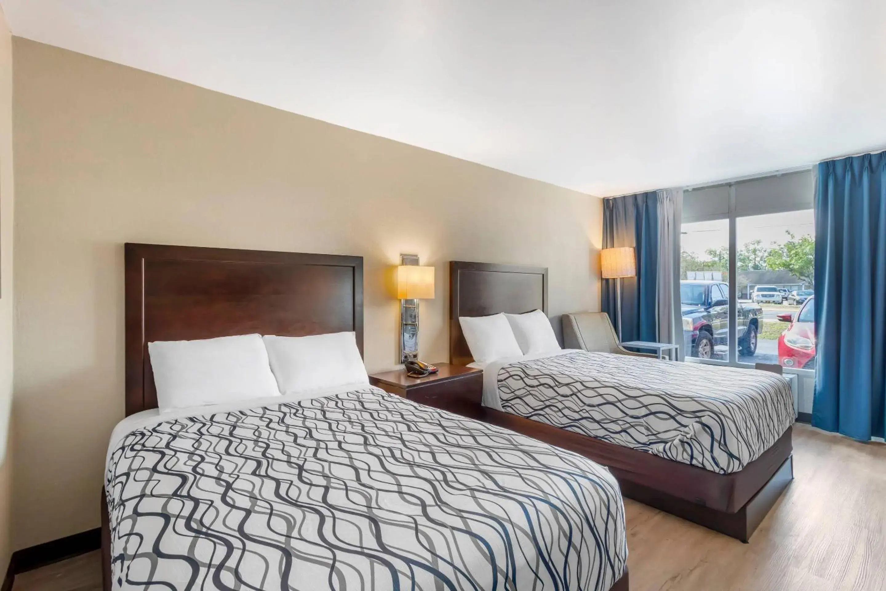 Bedroom, Bed in Rodeway Inn Orange Park - Jacksonville near Naval Air Station Bedroom, Bed in Rodeway Inn Orange Park - Jacksonville near Naval Air Station