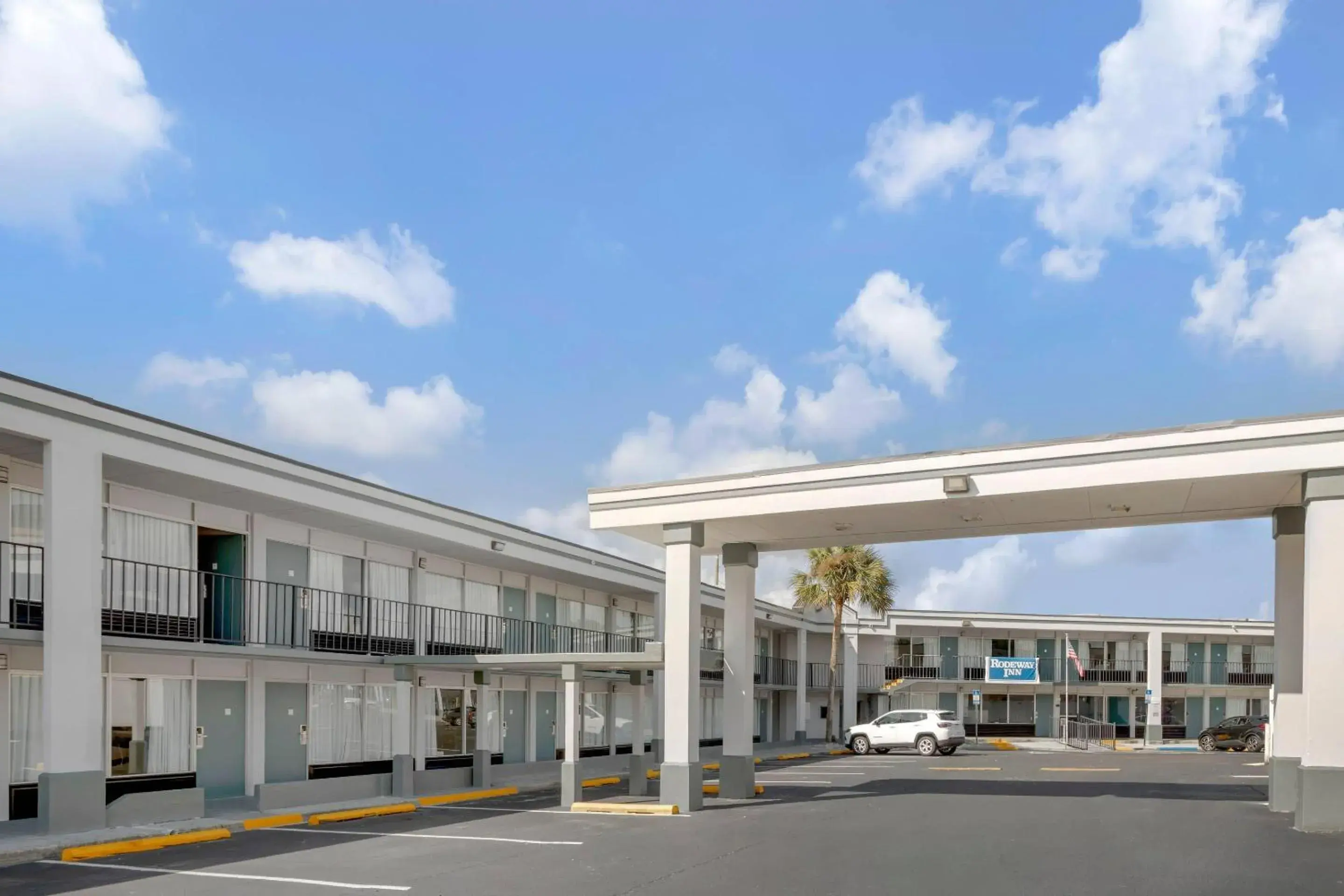 Property building in Rodeway Inn Orange Park - Jacksonville near Naval Air Station Property building in Rodeway Inn Orange Park - Jacksonville near Naval Air Station