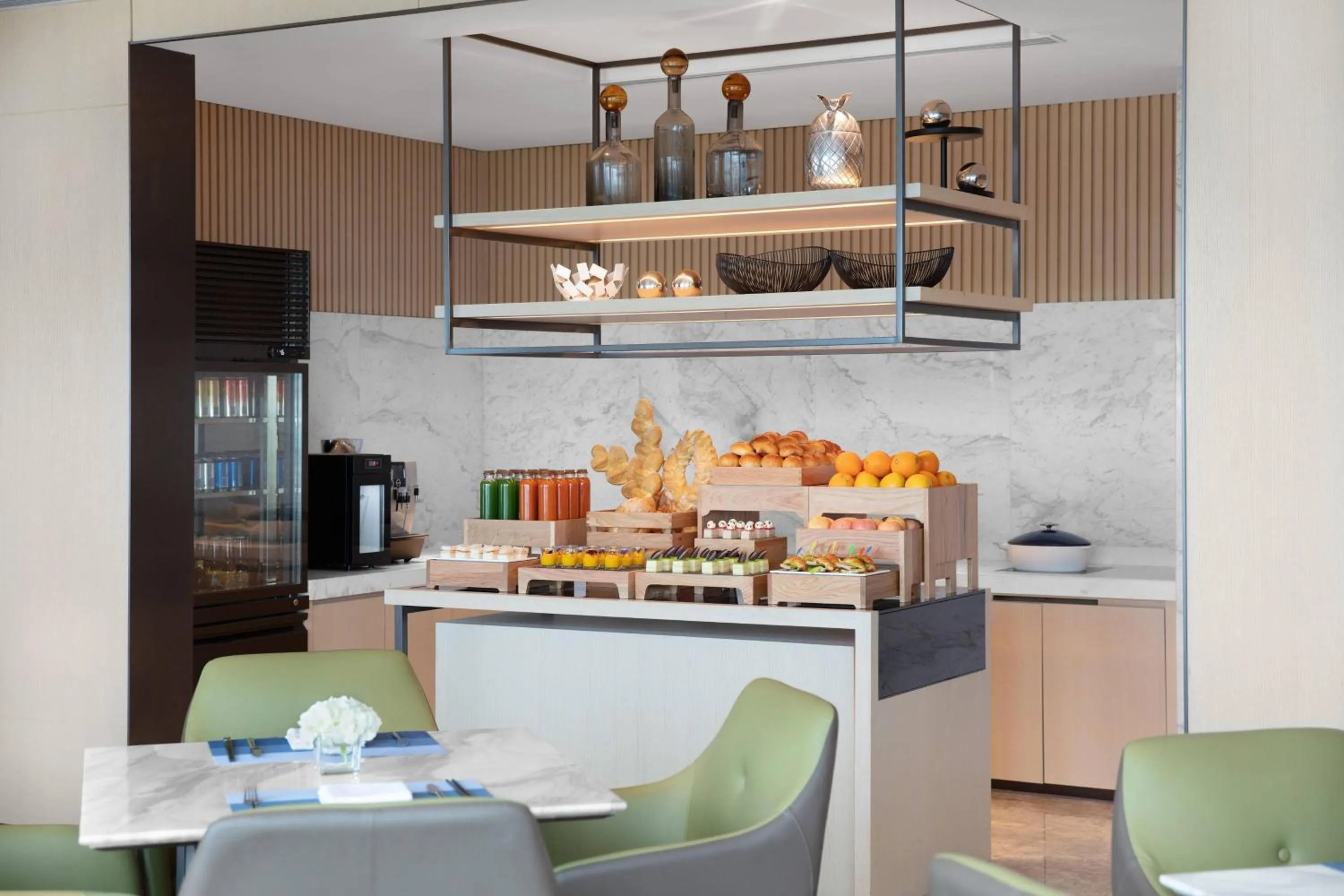 Lounge or bar in Courtyard by Marriott Suzhou Mudu