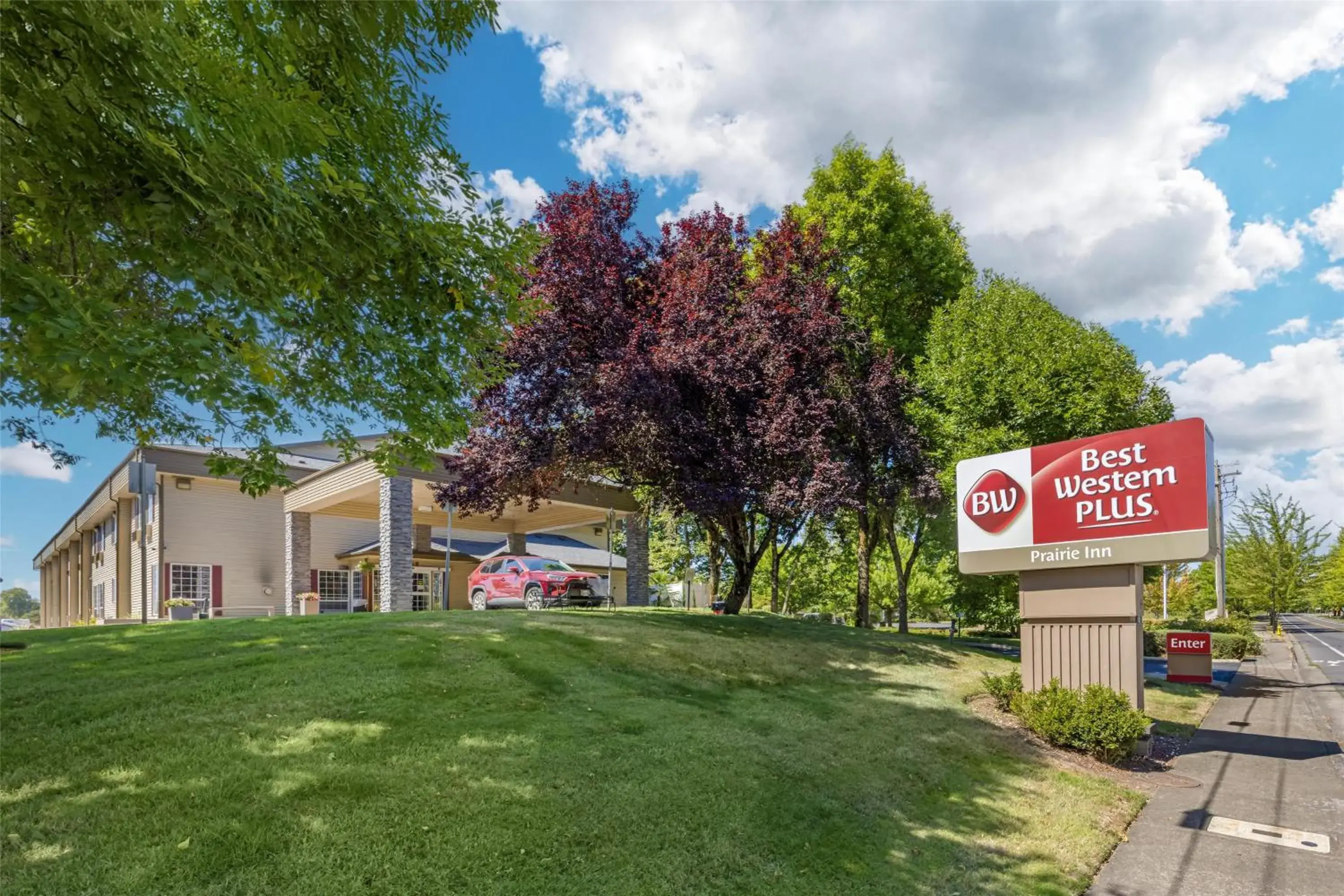 Property building in Best Western Plus Prairie Inn Property building in Best Western Plus Prairie Inn