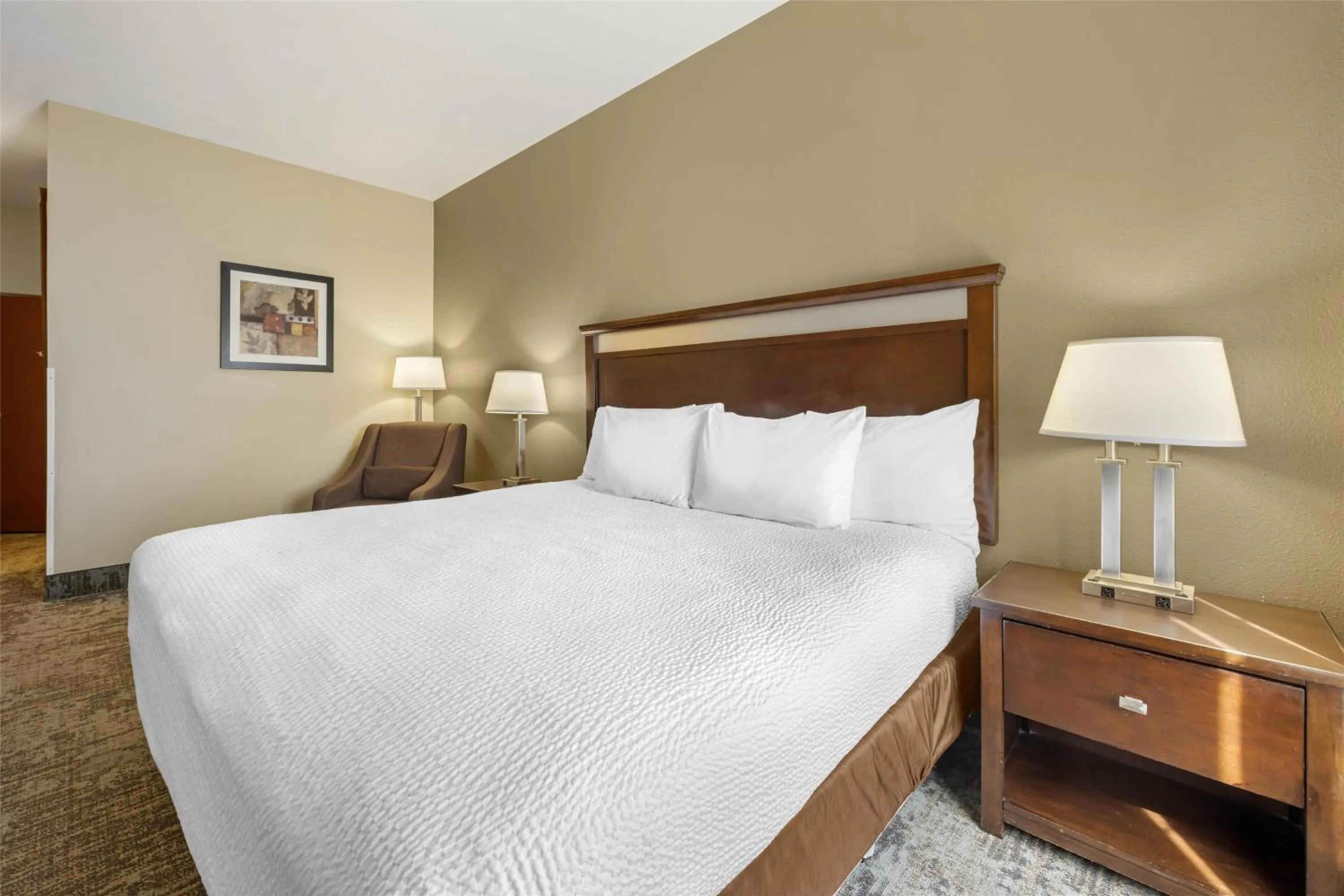 Bedroom, Bed in Best Western Plus Prairie Inn