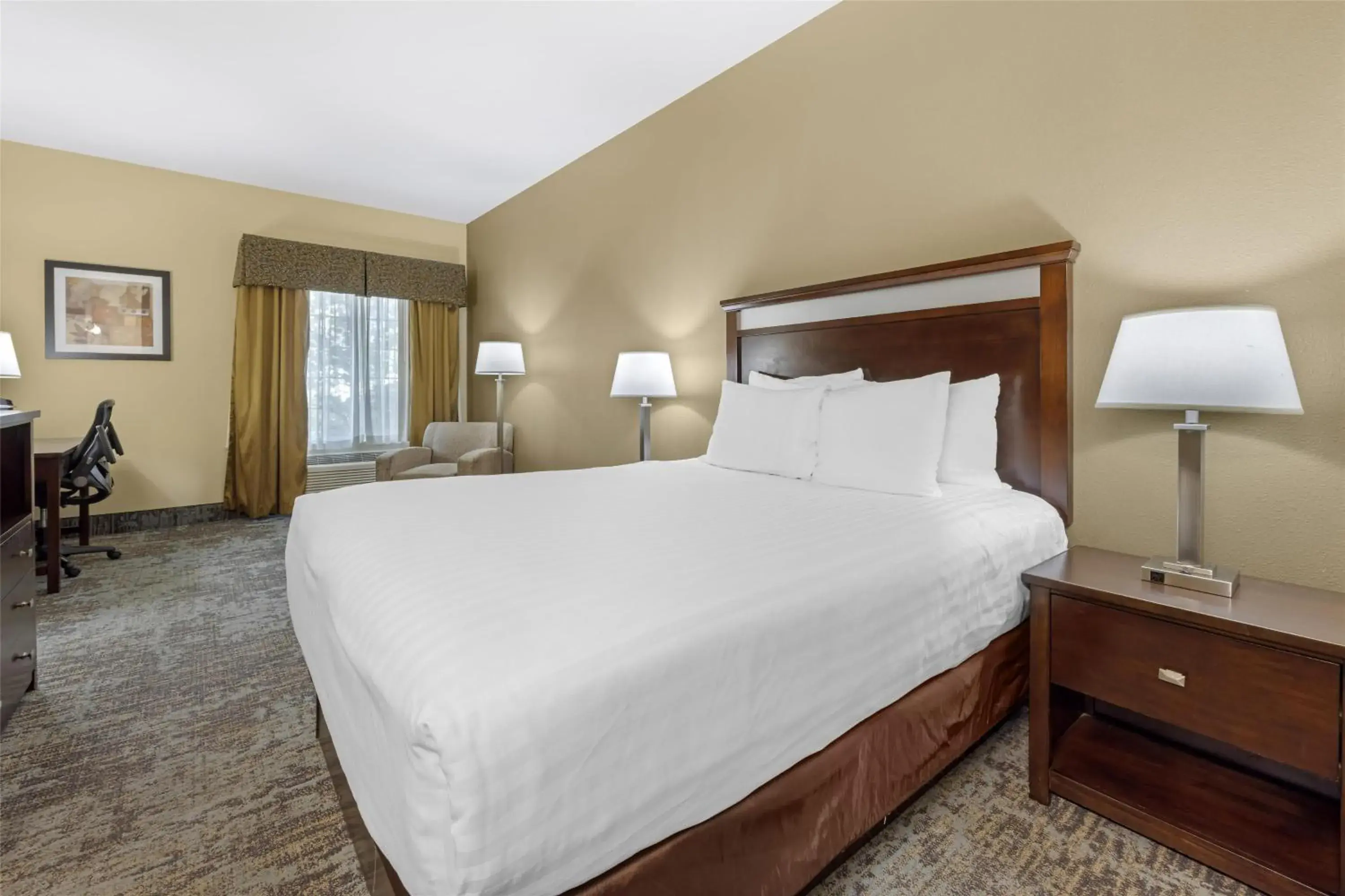 Queen Room Non Smoking in Best Western Plus Prairie Inn Queen Room Non Smoking in Best Western Plus Prairie Inn