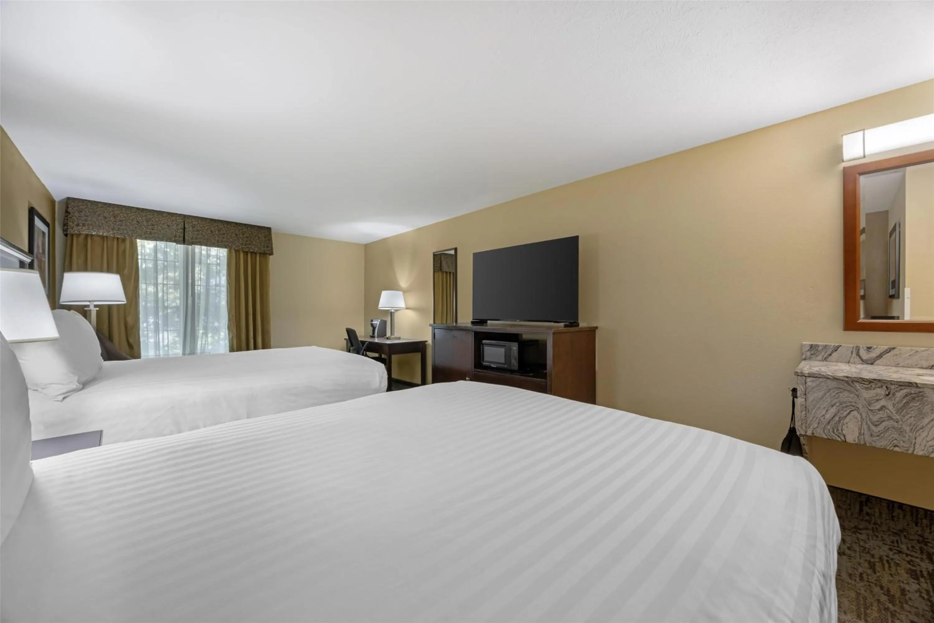 Bedroom, Bed in Best Western Plus Prairie Inn