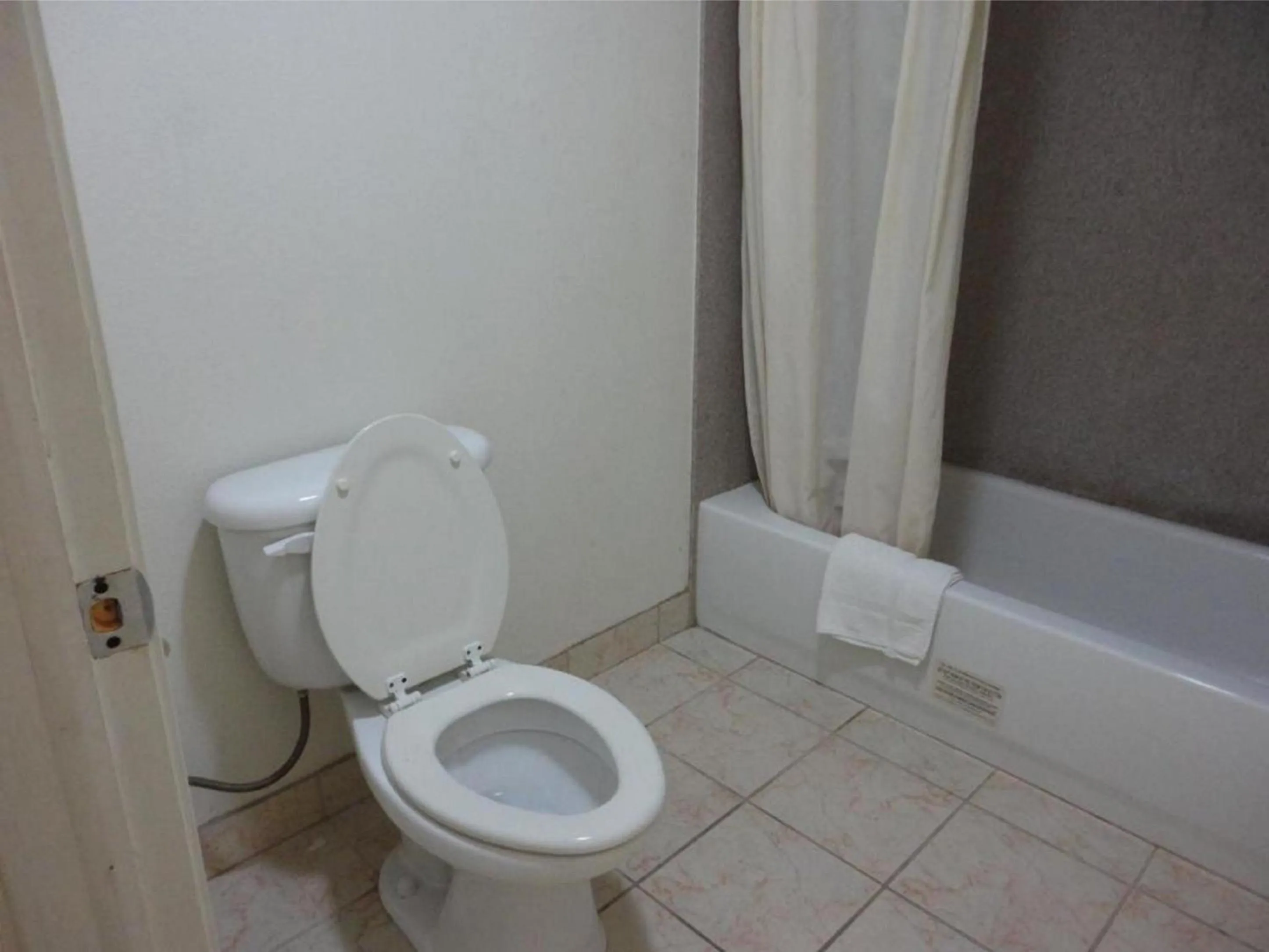 Bathroom in Budget Inn Franklinton