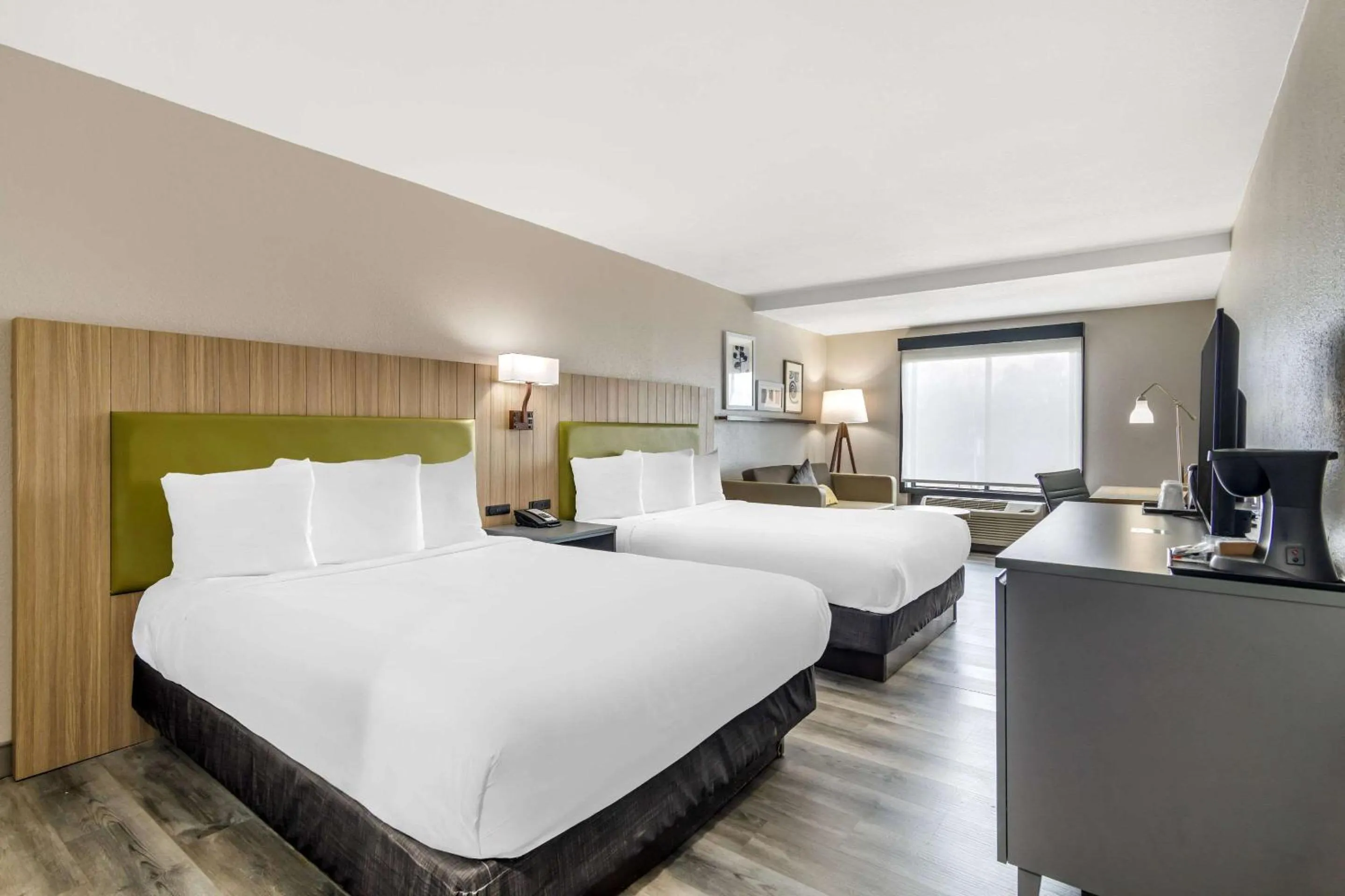 Bedroom, Bed in Country Inn & Suites by Radisson, Atlanta Airport South, GA