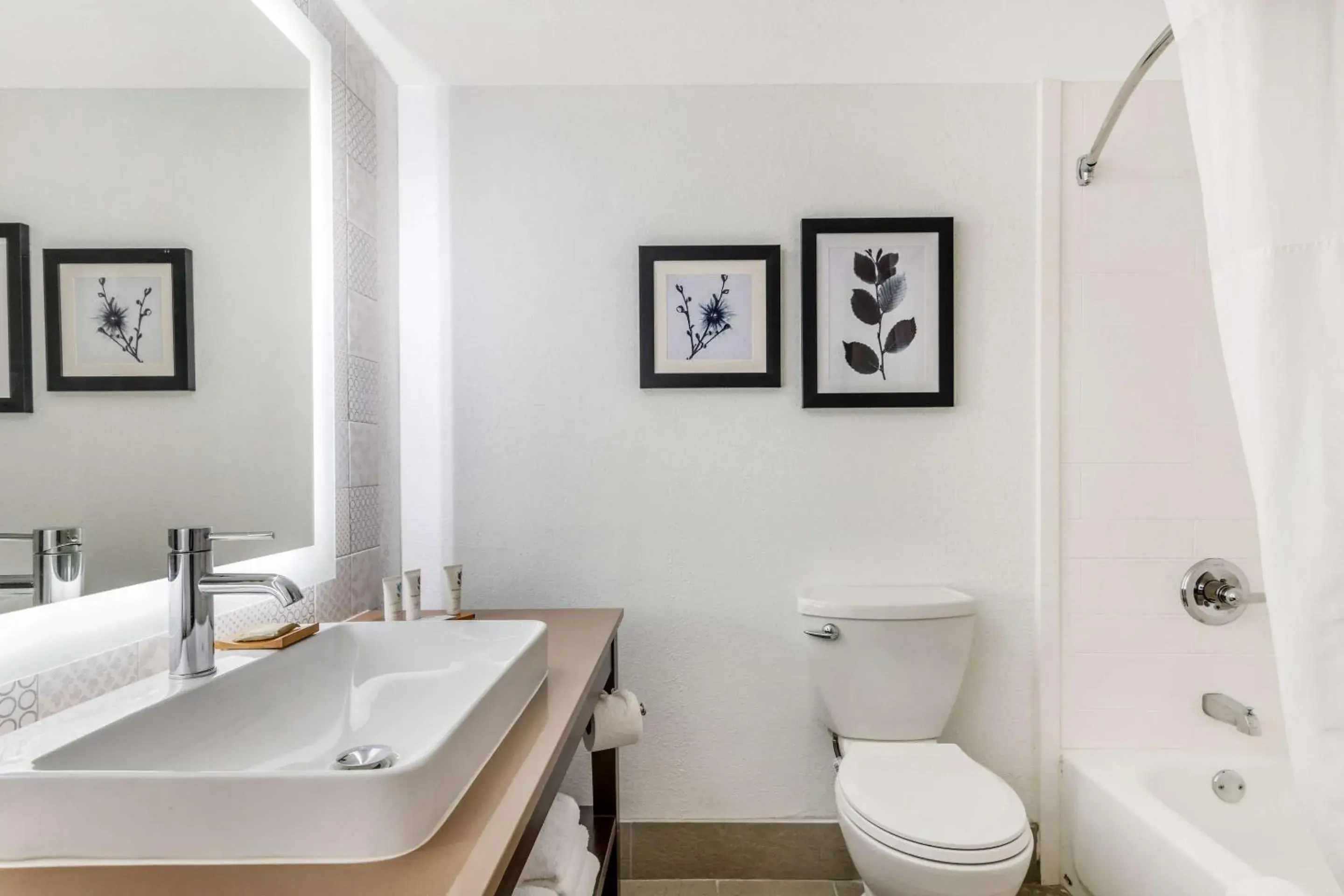 Bedroom in Country Inn & Suites by Radisson, Atlanta Airport South, GA Bedroom in Country Inn & Suites by Radisson, Atlanta Airport South, GA