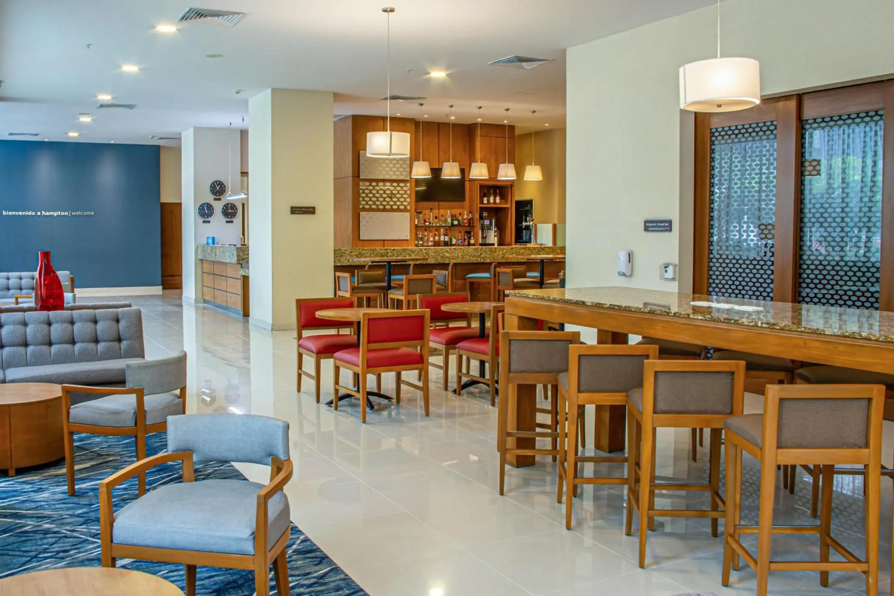 Lobby or reception in Hampton by Hilton Guadalajara Expo Lobby or reception in Hampton by Hilton Guadalajara Expo