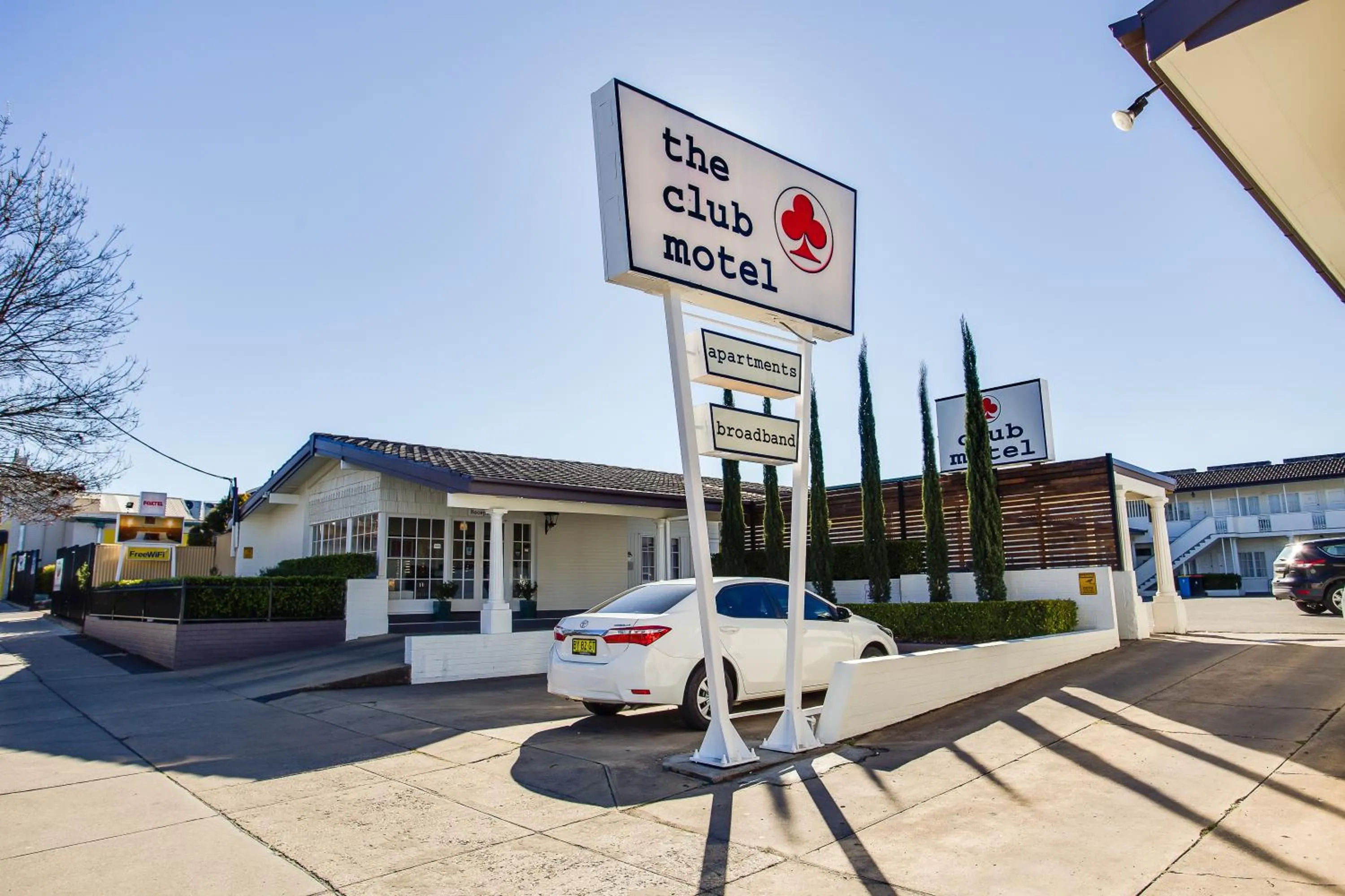 The Club Motel and Apartments