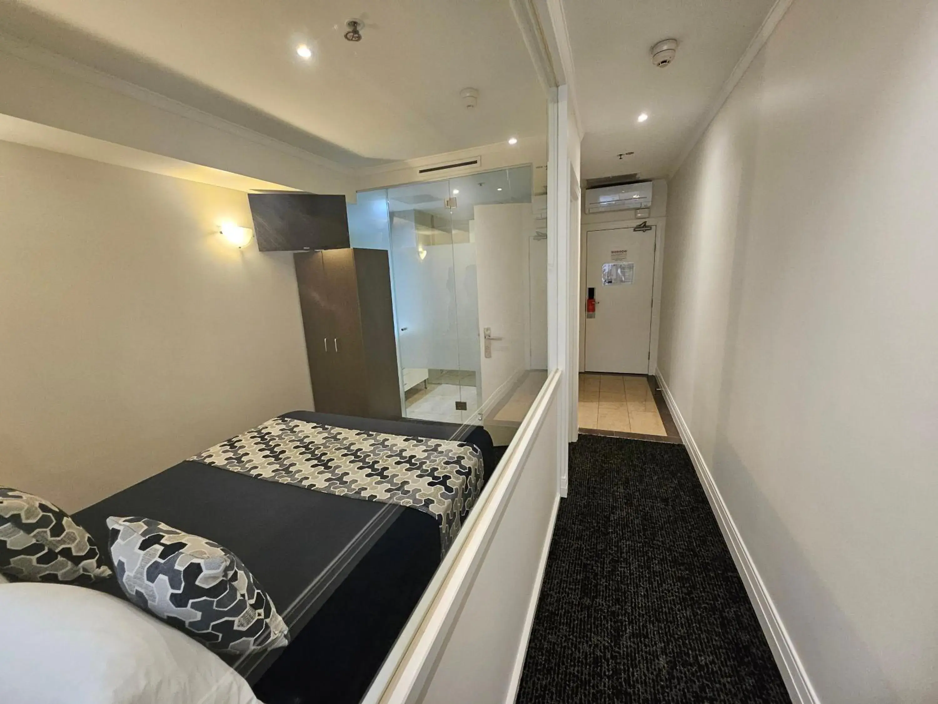 Bed in Great Southern Hotel Melbourne Bed in Great Southern Hotel Melbourne